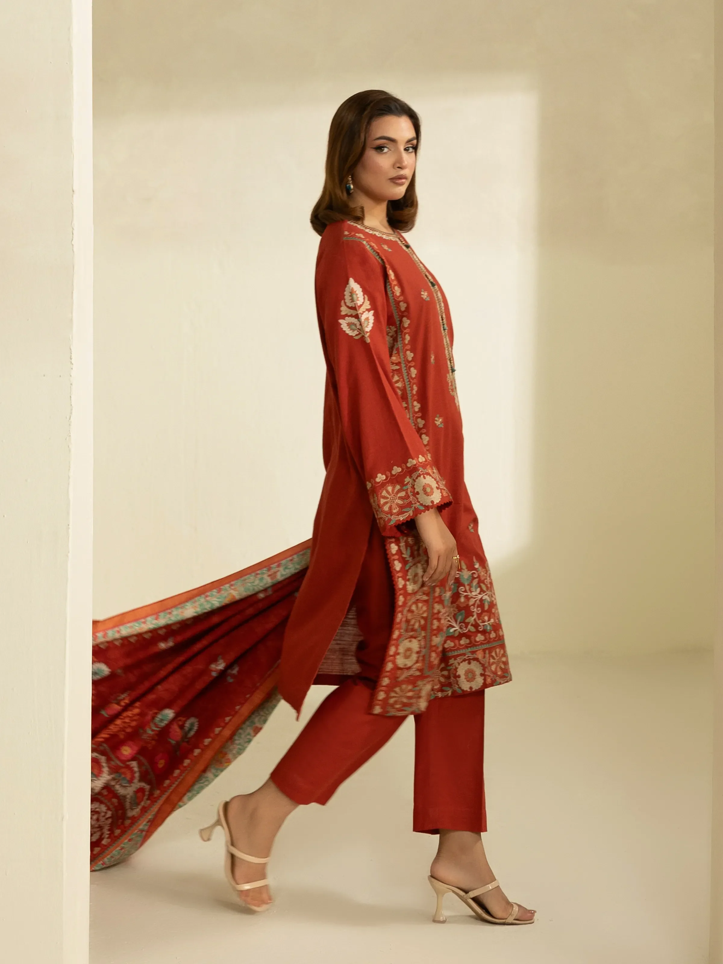 Embroidered Khaddar Suit - EWTKED5-84011-3P - Image 5