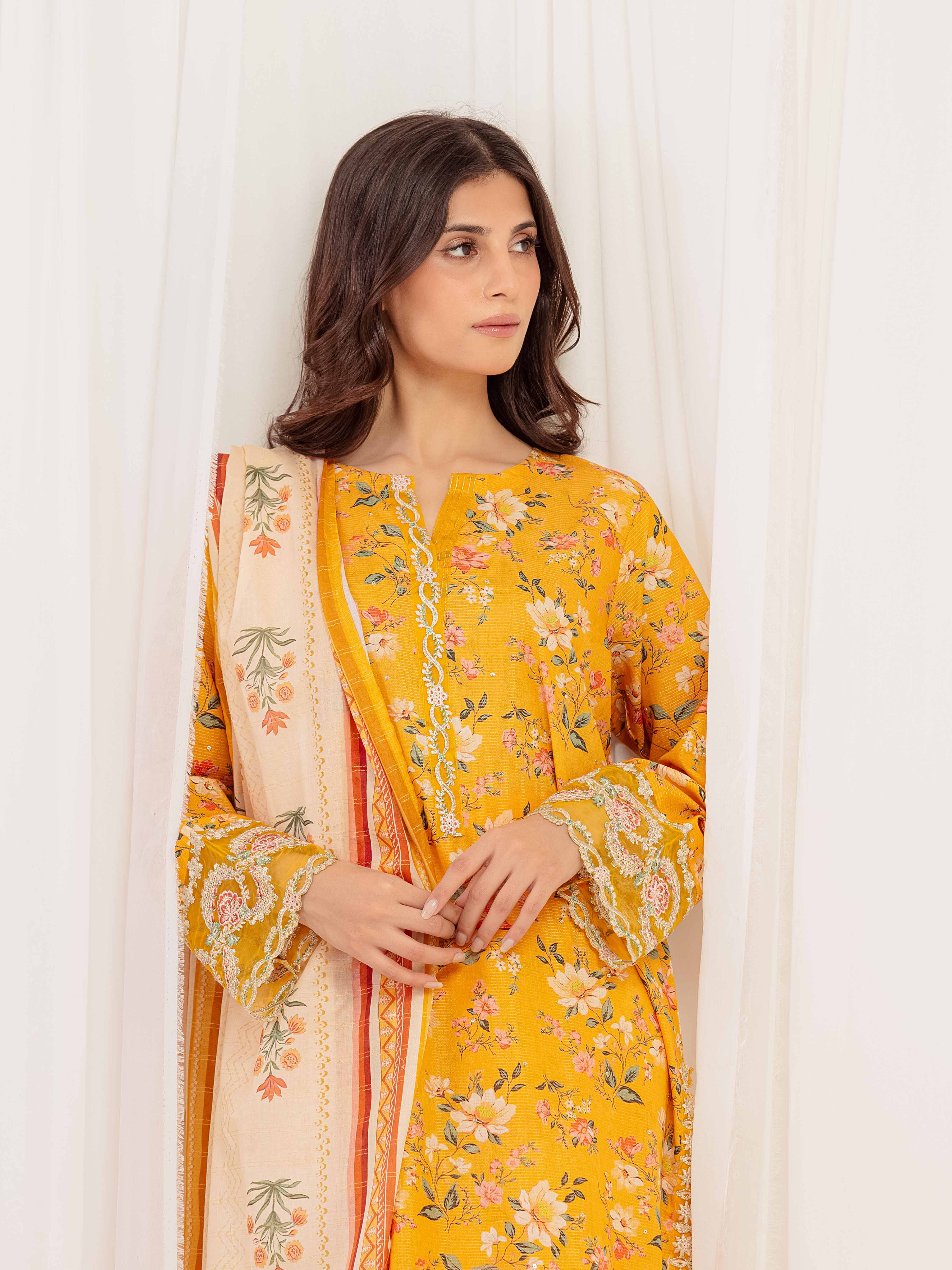 Embroidered Lawn Suit - EWTKE5-82330-3P - Image 2