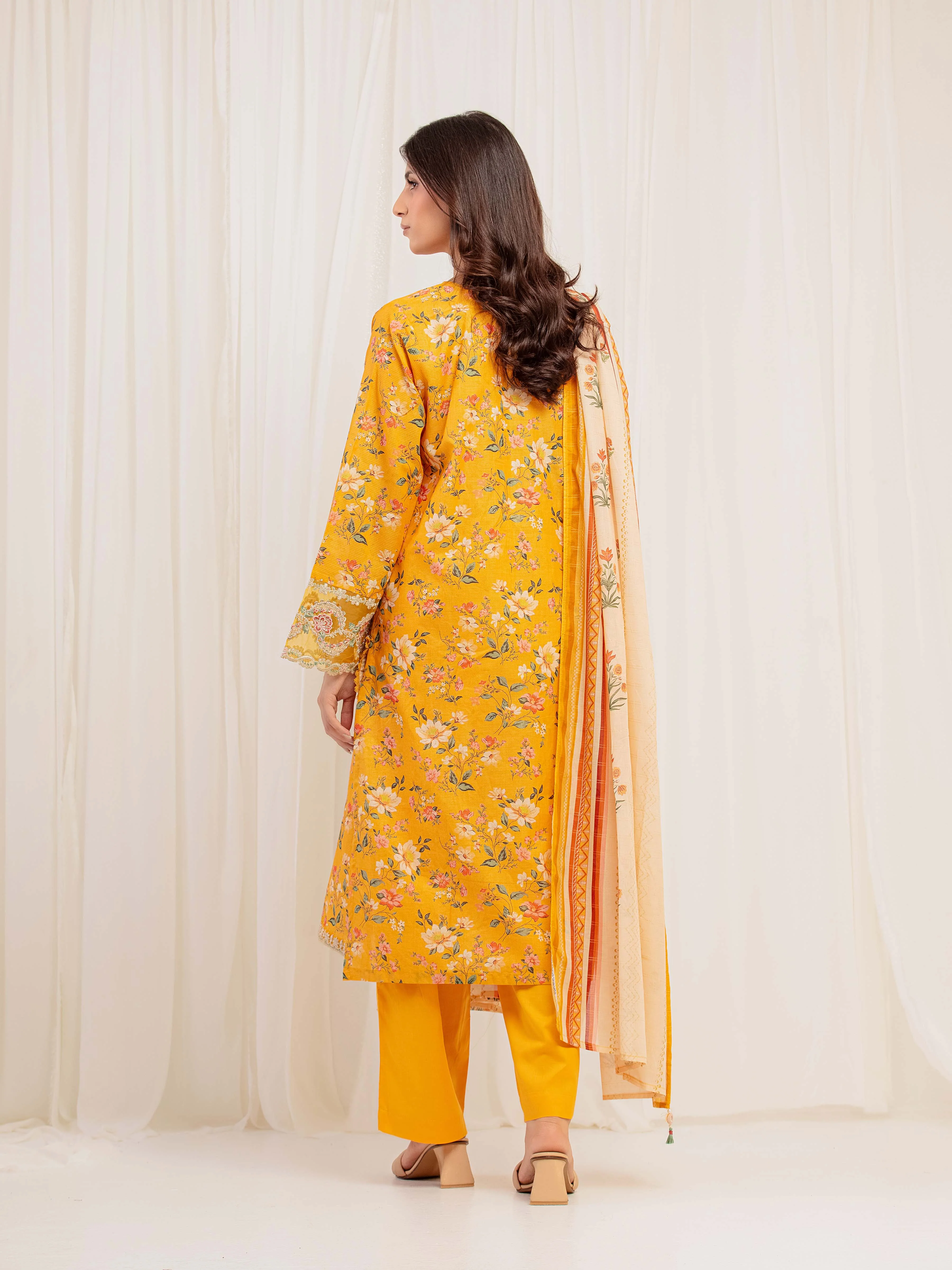 Embroidered Lawn Suit - EWTKE5-82330-3P - Image 5