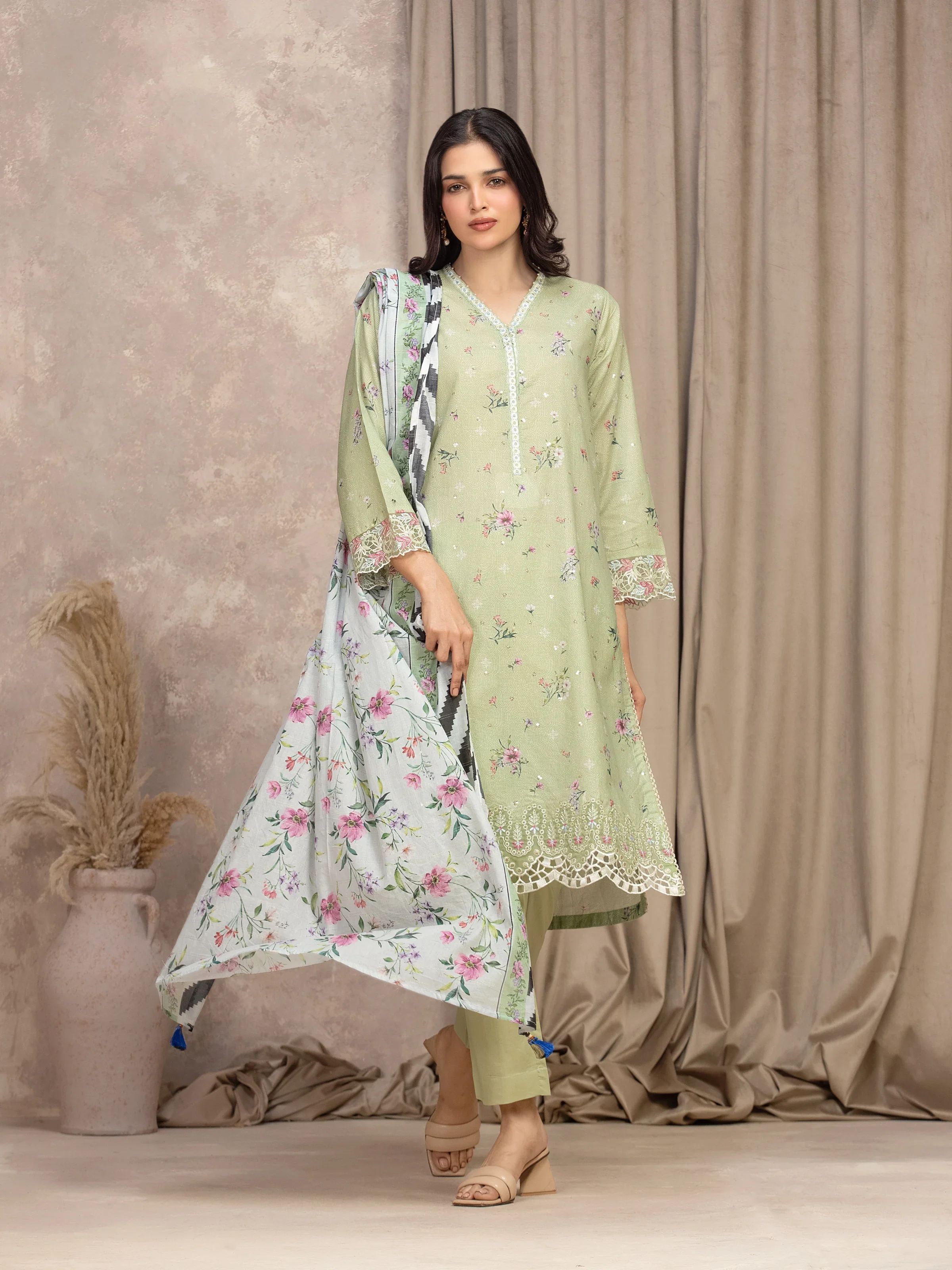 Embroidered Lawn Suit - EWTKE5-82349-3P