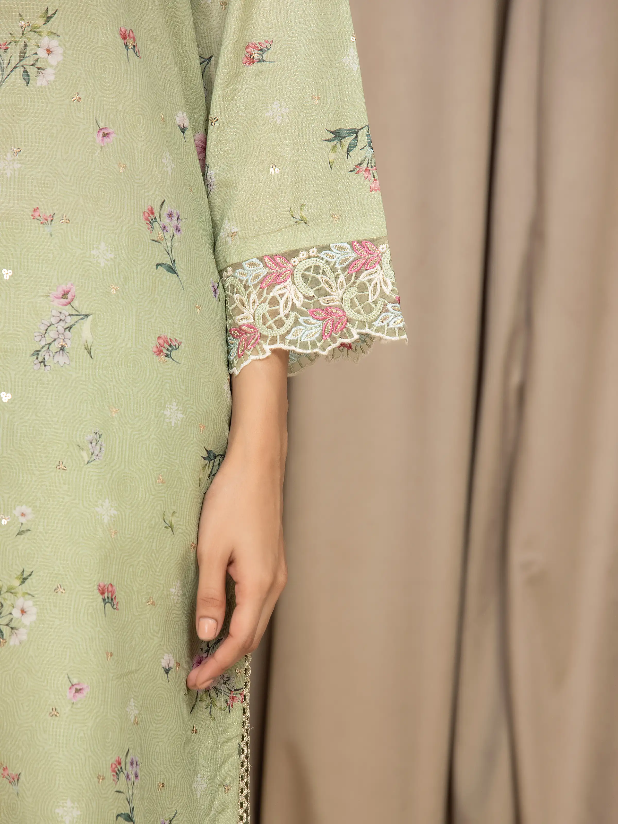 Embroidered Lawn Suit - EWTKE5-82349-3P - Image 4
