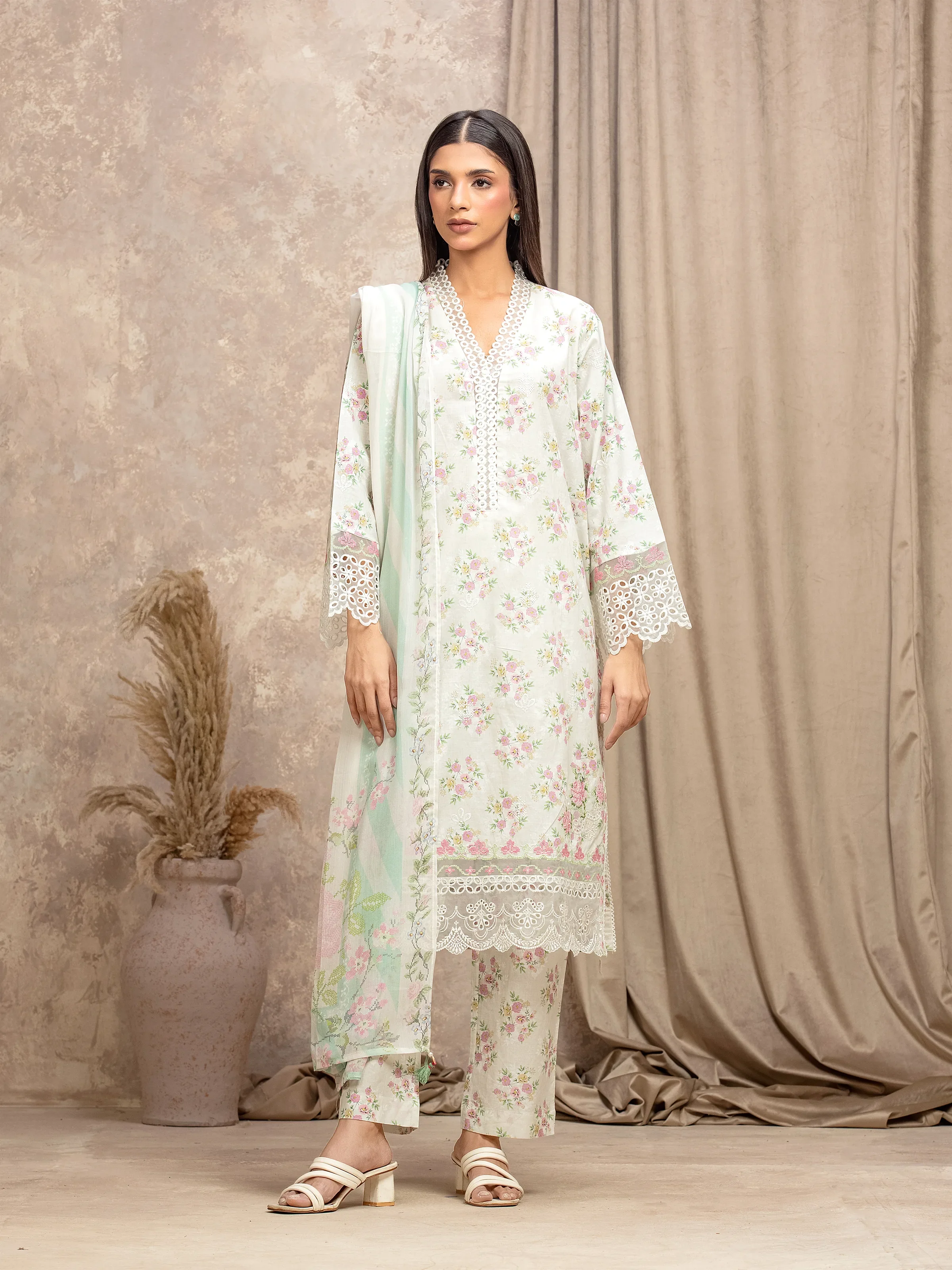 Embroidered Lawn Suit - EWTKE5-82491-3P