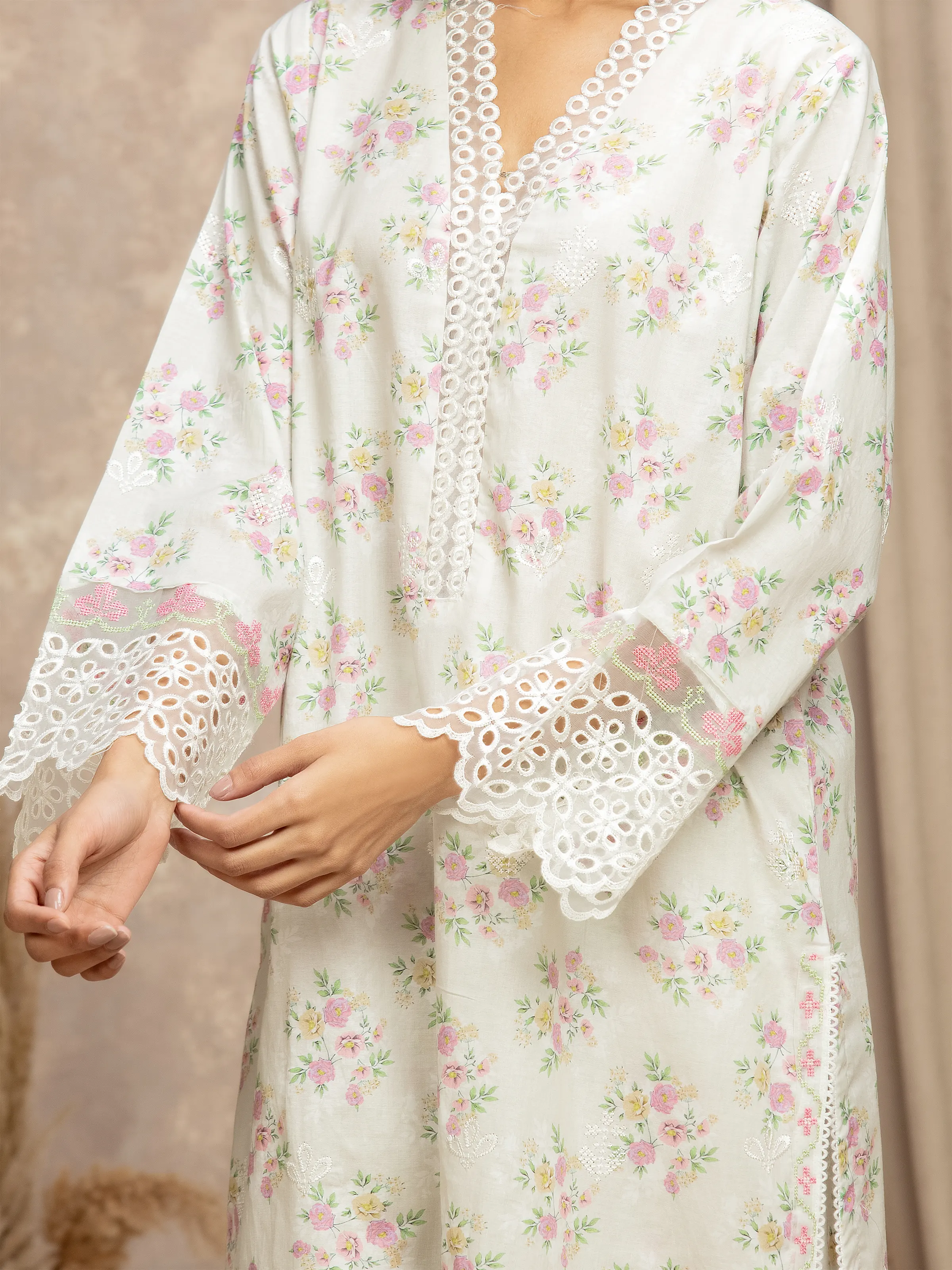 Embroidered Lawn Suit - EWTKE5-82491-3P - Image 3