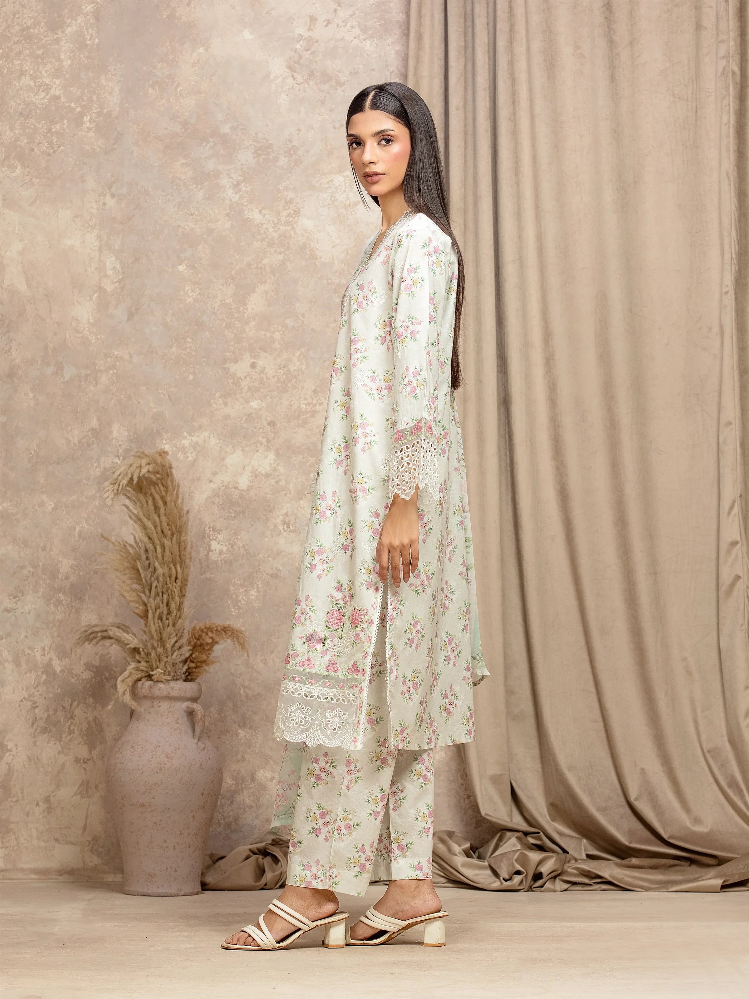 Embroidered Lawn Suit - EWTKE5-82491-3P - Image 5