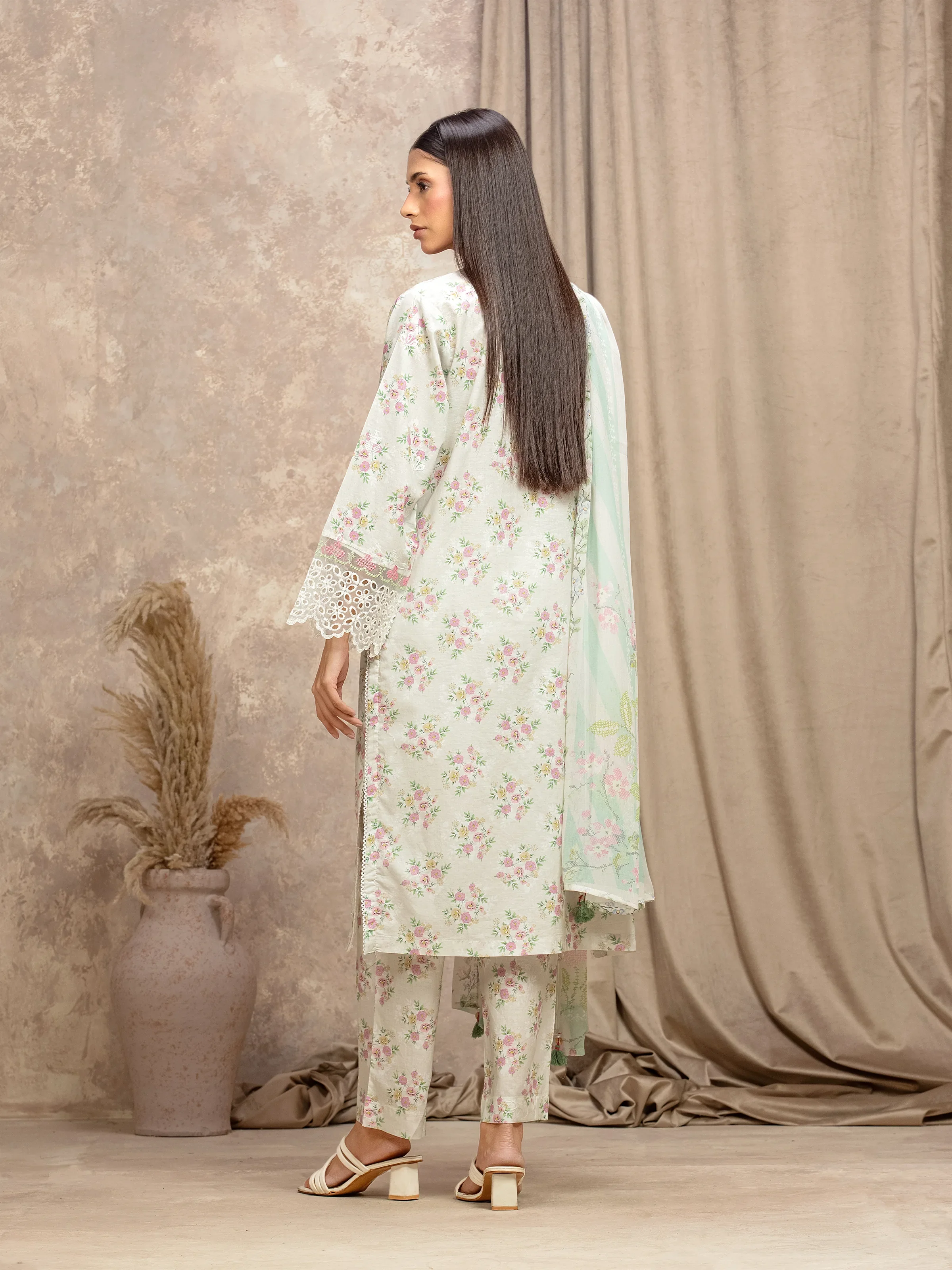 Embroidered Lawn Suit - EWTKE5-82491-3P - Image 6