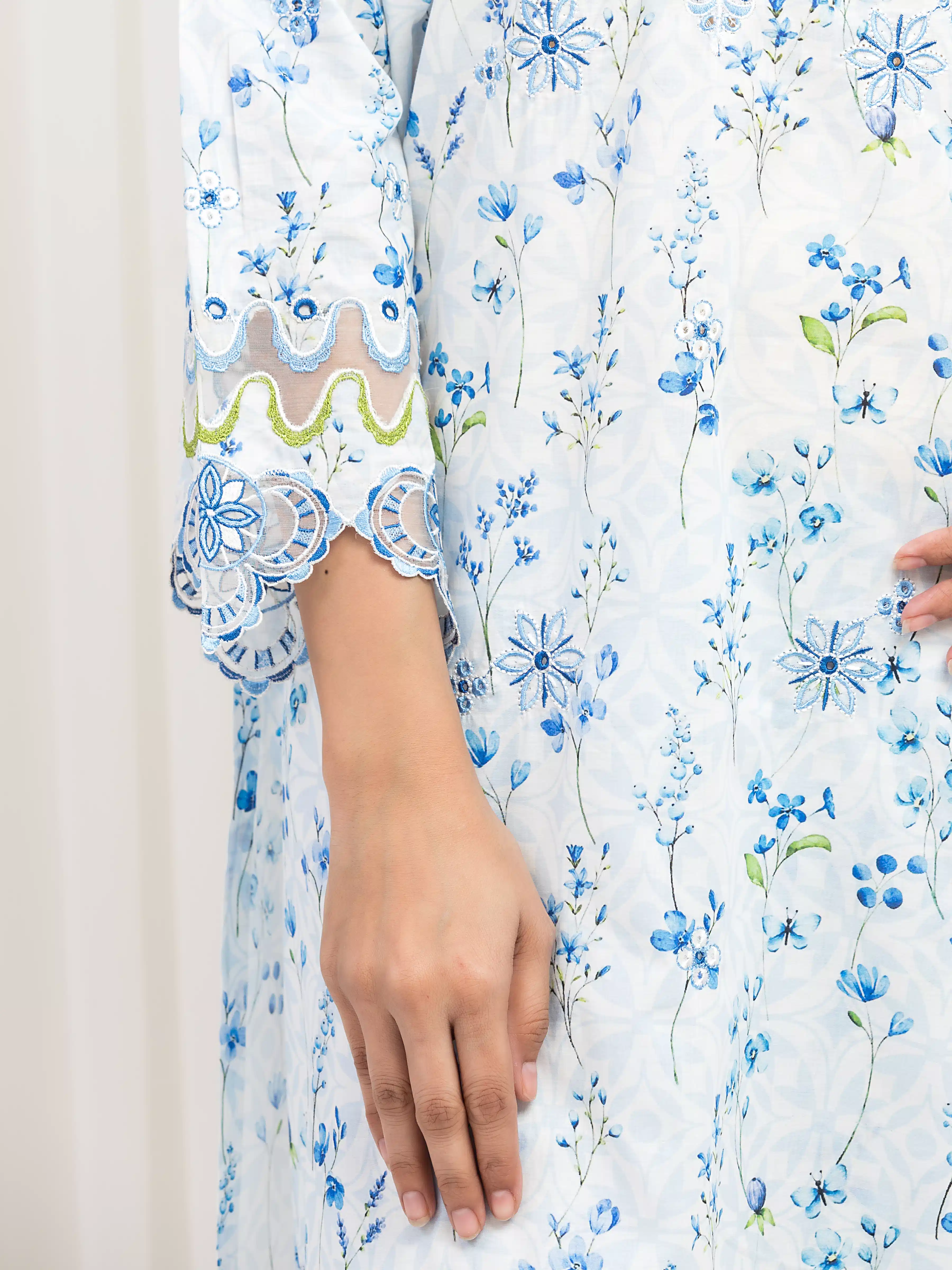 Embroidered Lawn Suit - EWTKE5-82493-3P - Image 4
