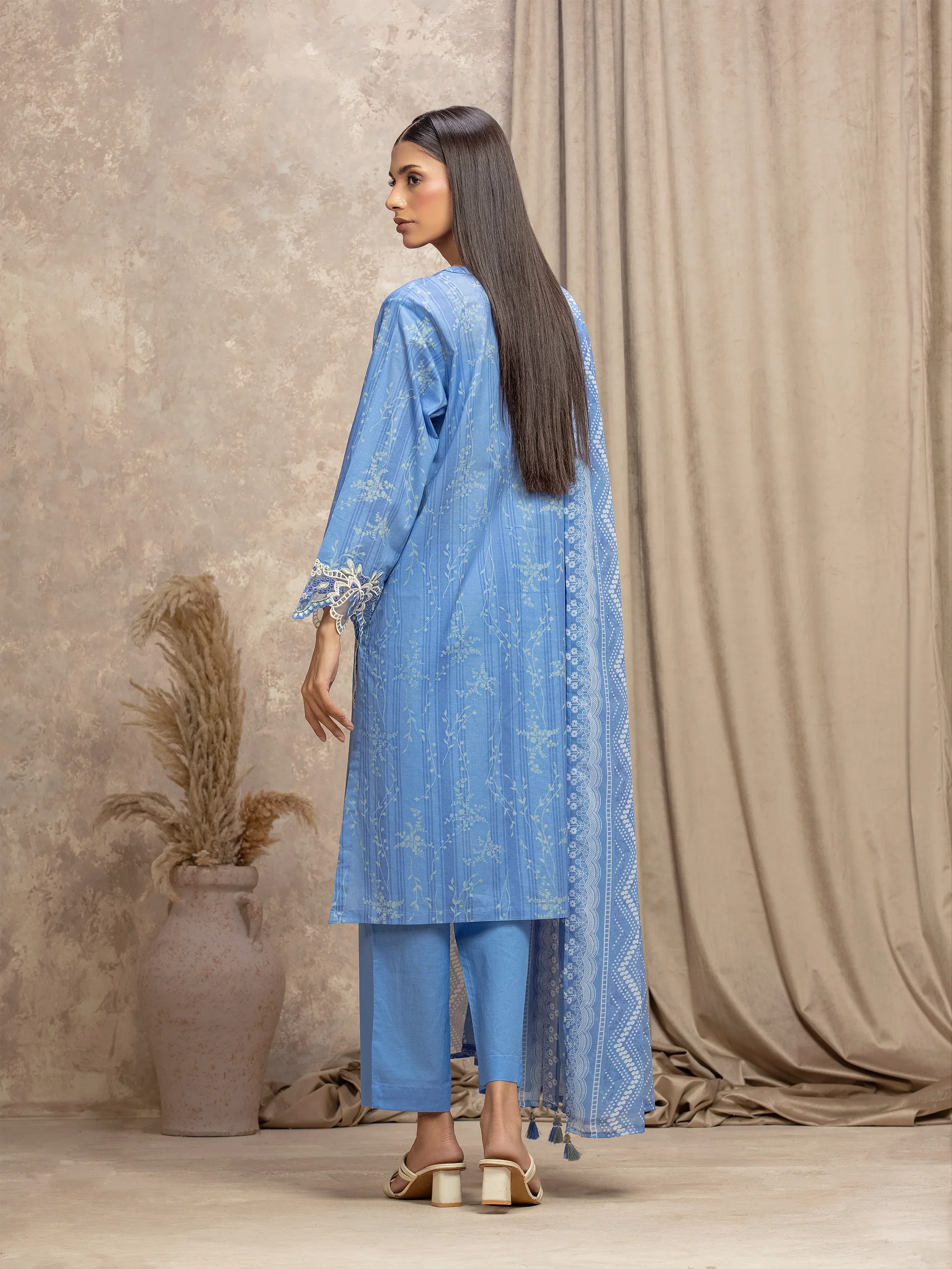 Embroidered Lawn Suit - EWTKE5-83009-3P - Image 5