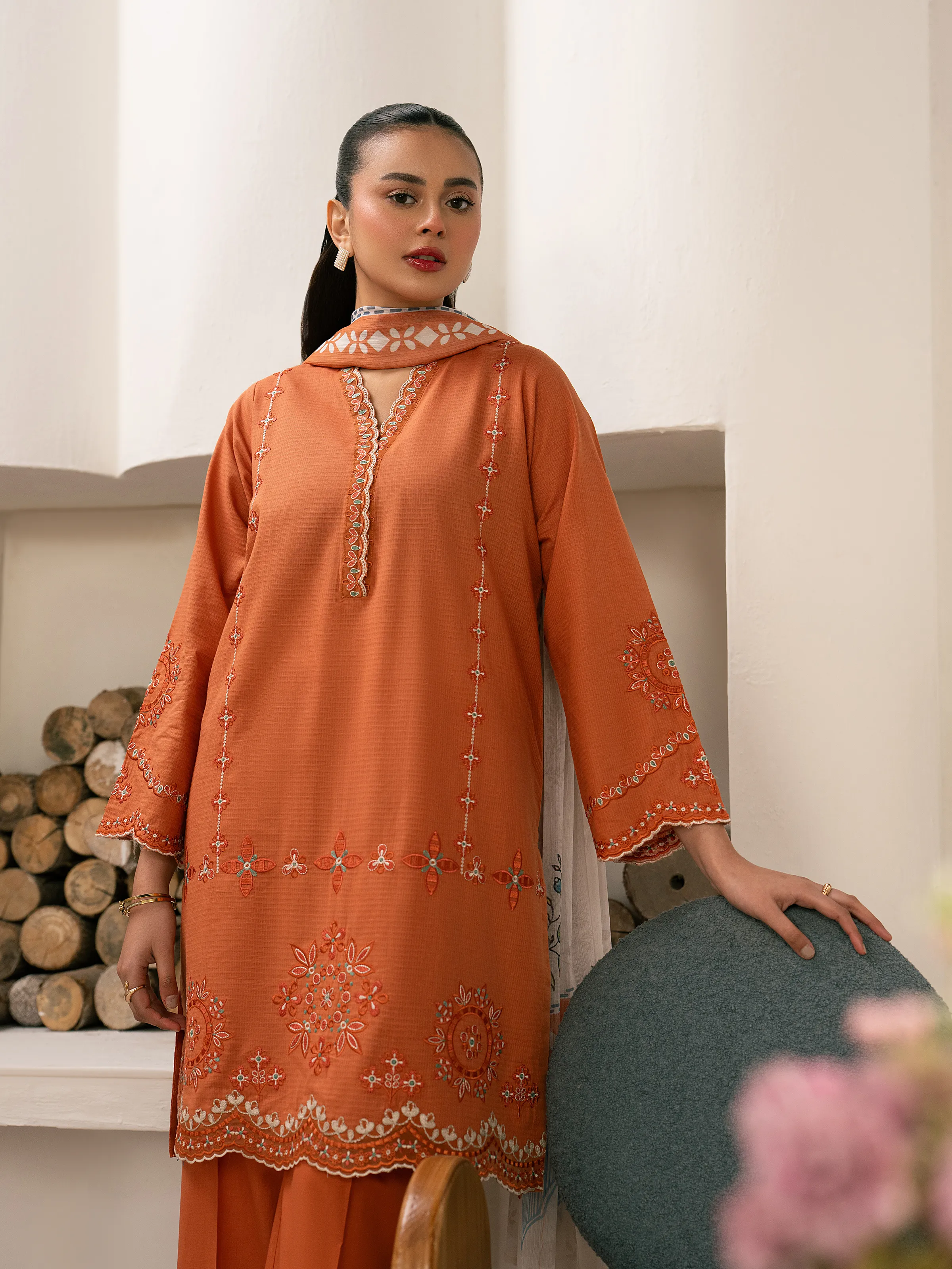 Embroidered Lawn Suit - EWTKED5-82402-3P - Image 2