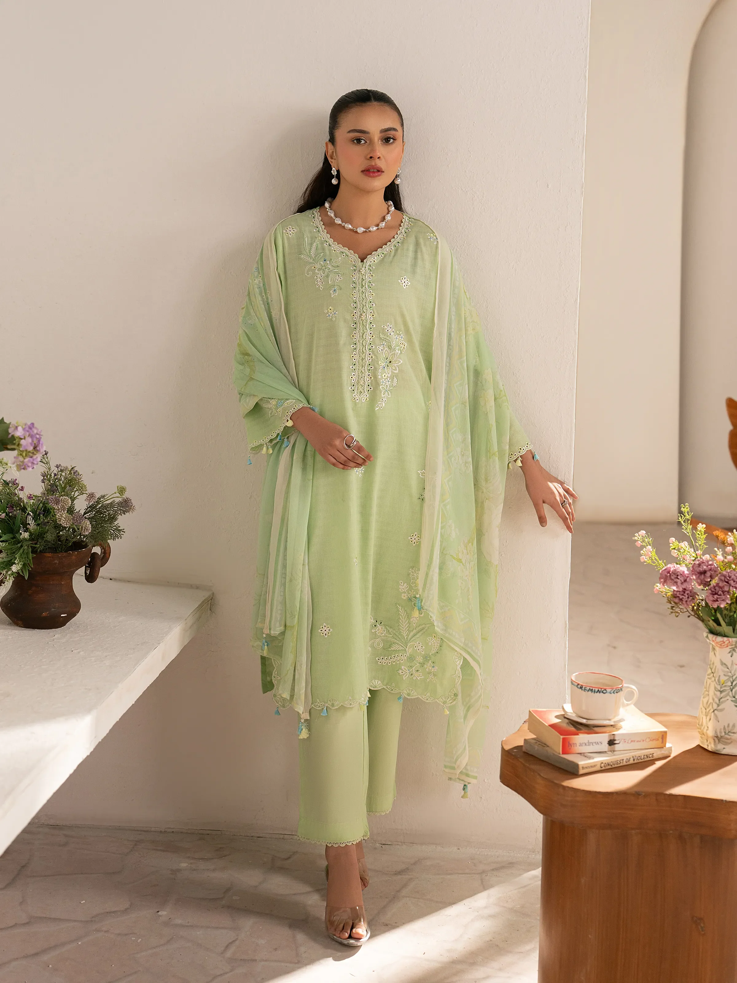 Embroidered Slub Lawn Suit - EWTKED5-82406-3P - Image 5