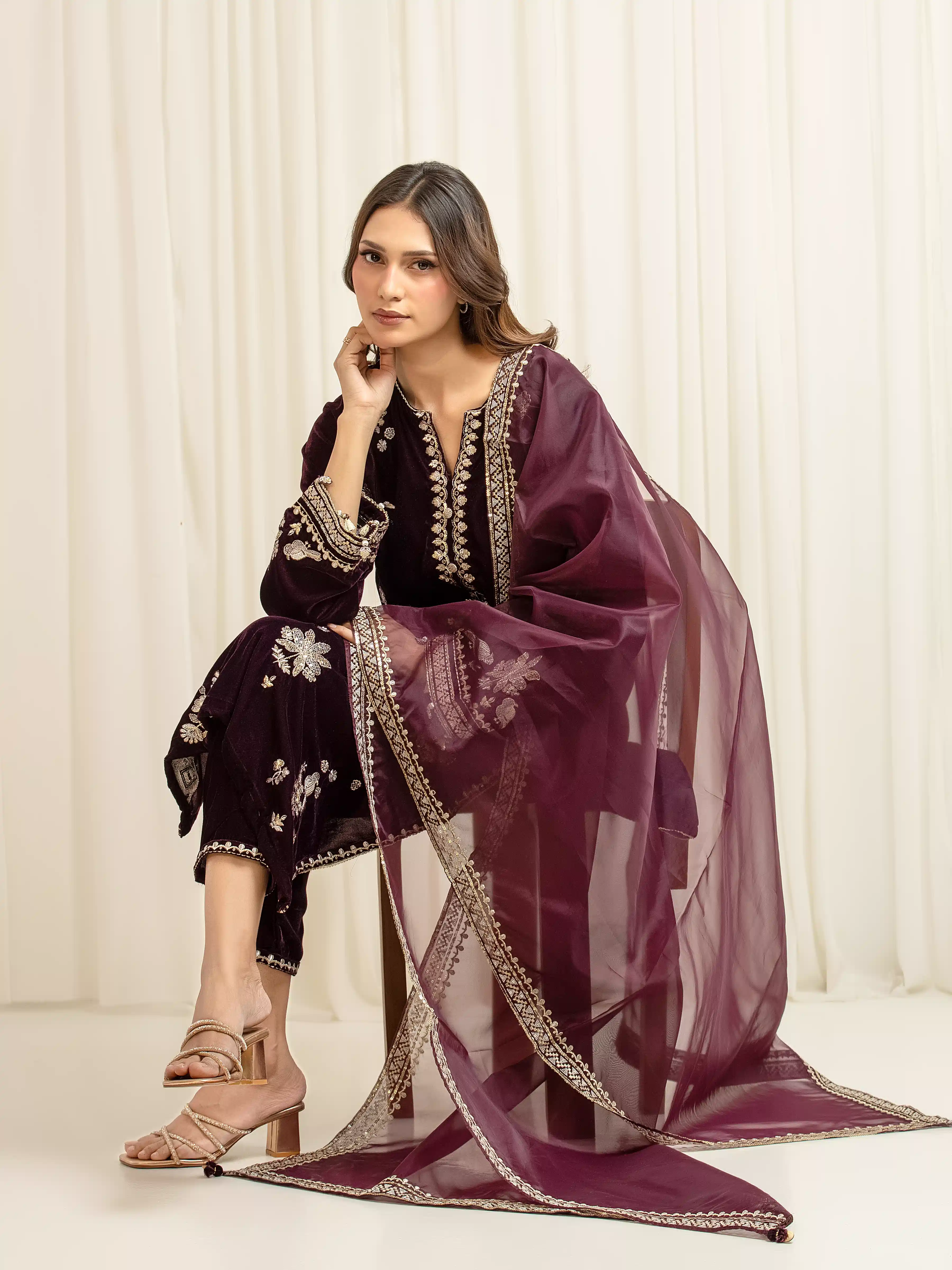 Embroidered Velvet Suit - EWTPLED5-00060-3P - Image 2