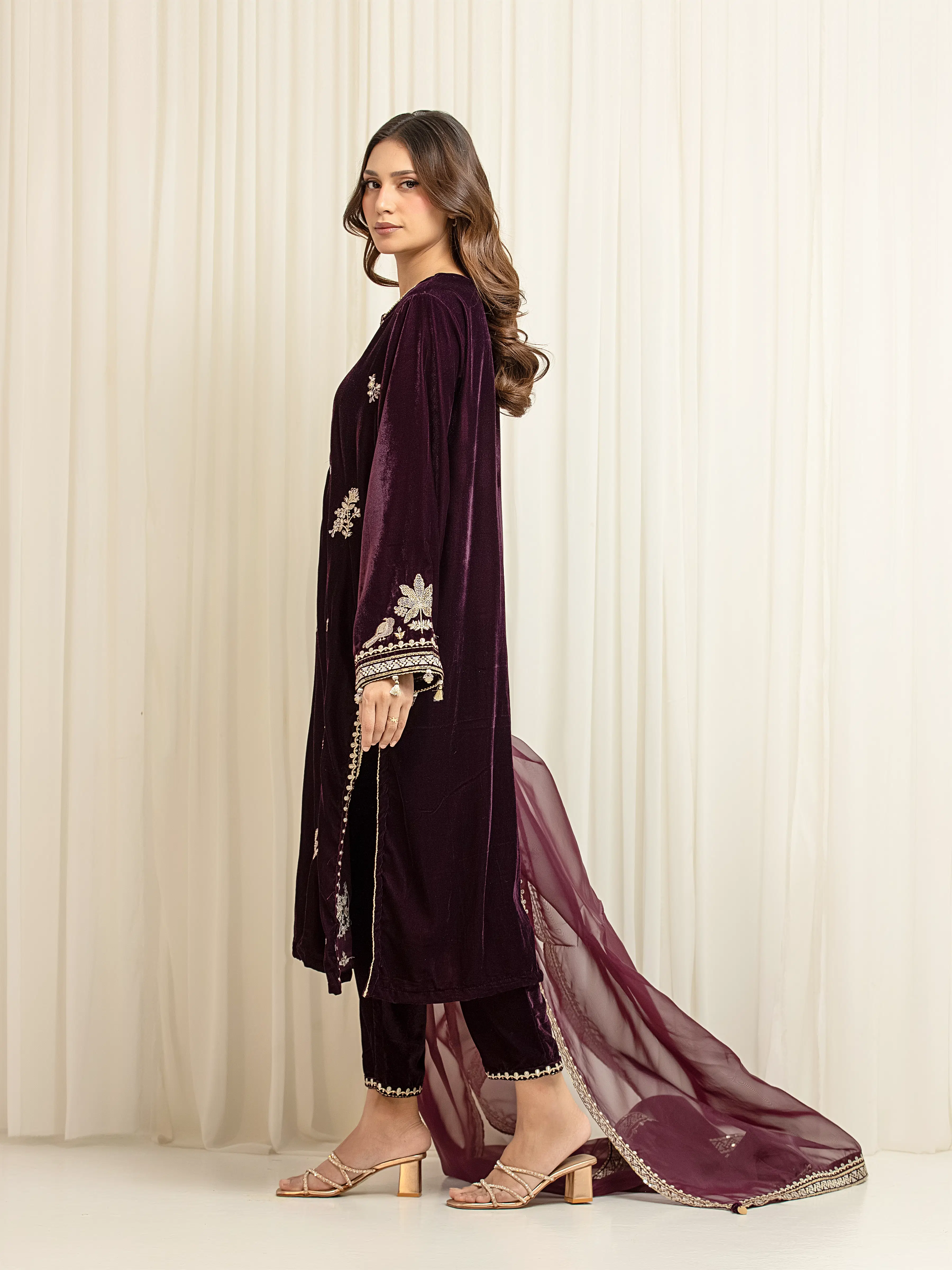 Embroidered Velvet Suit - EWTPLED5-00060-3P - Image 5