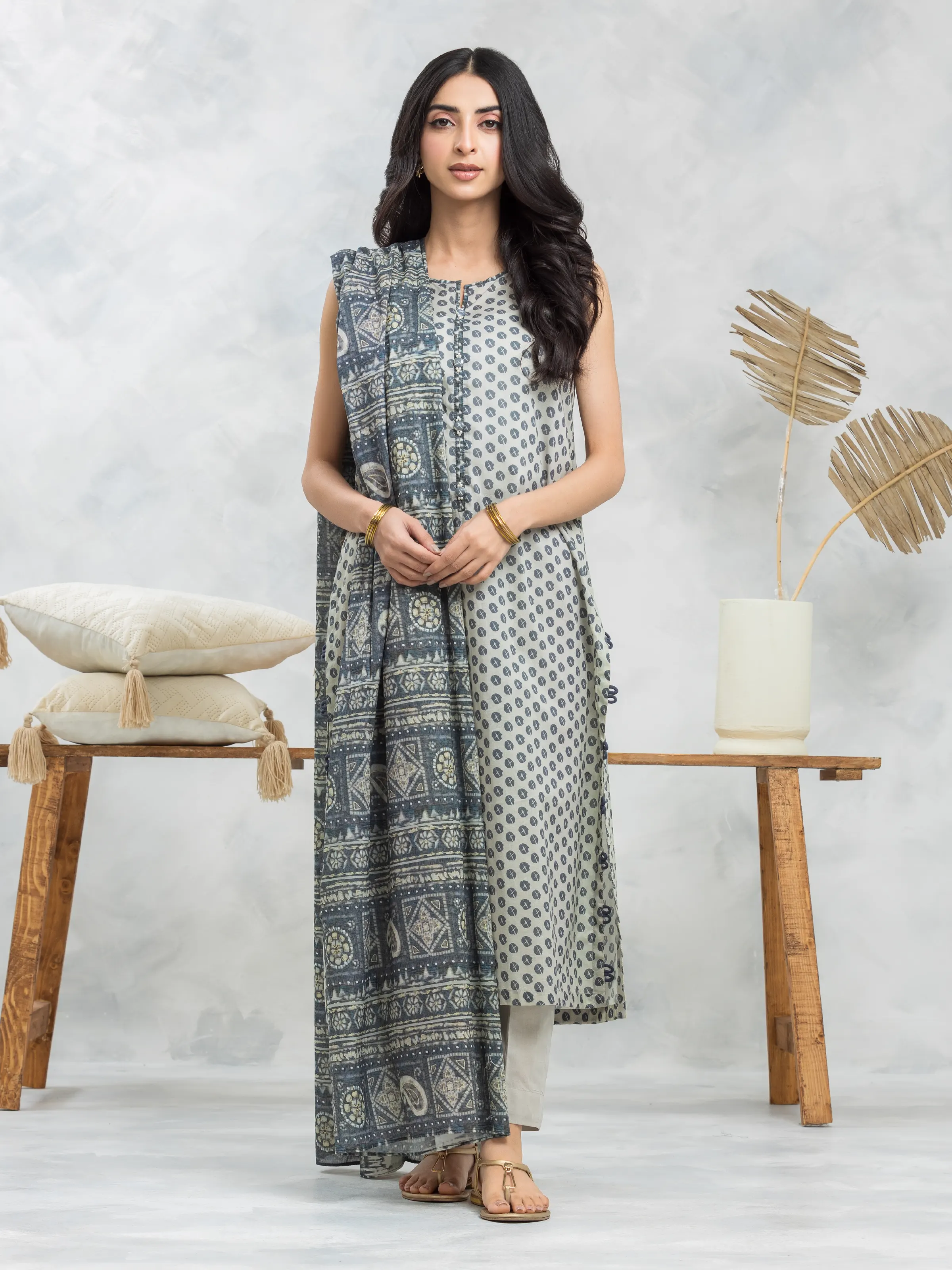 Printed Khaddar Suit - EWU24A3-28092-3P