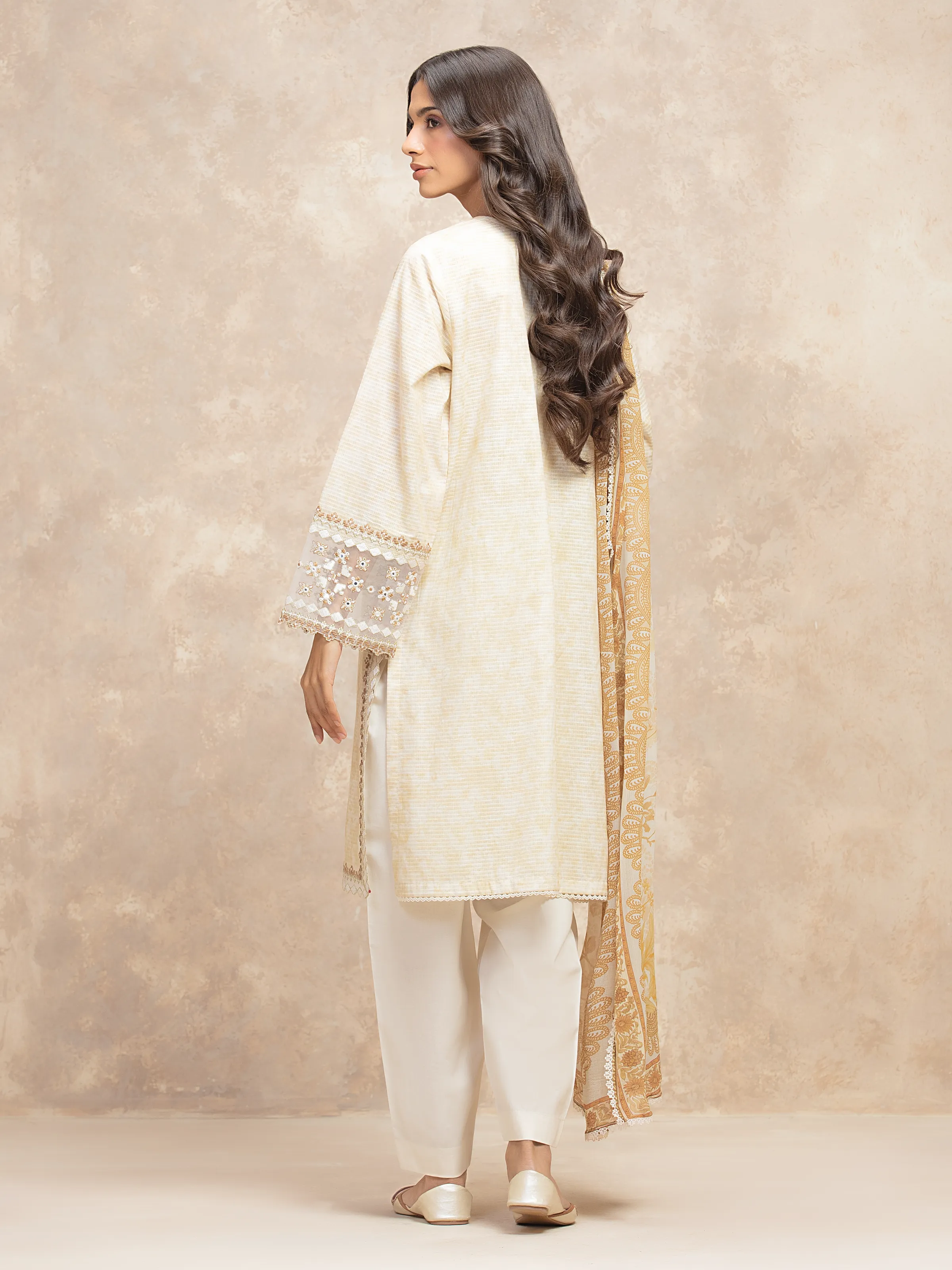 Embroidered Lawn Suit - EWU5V1-31903-3P - Image 6