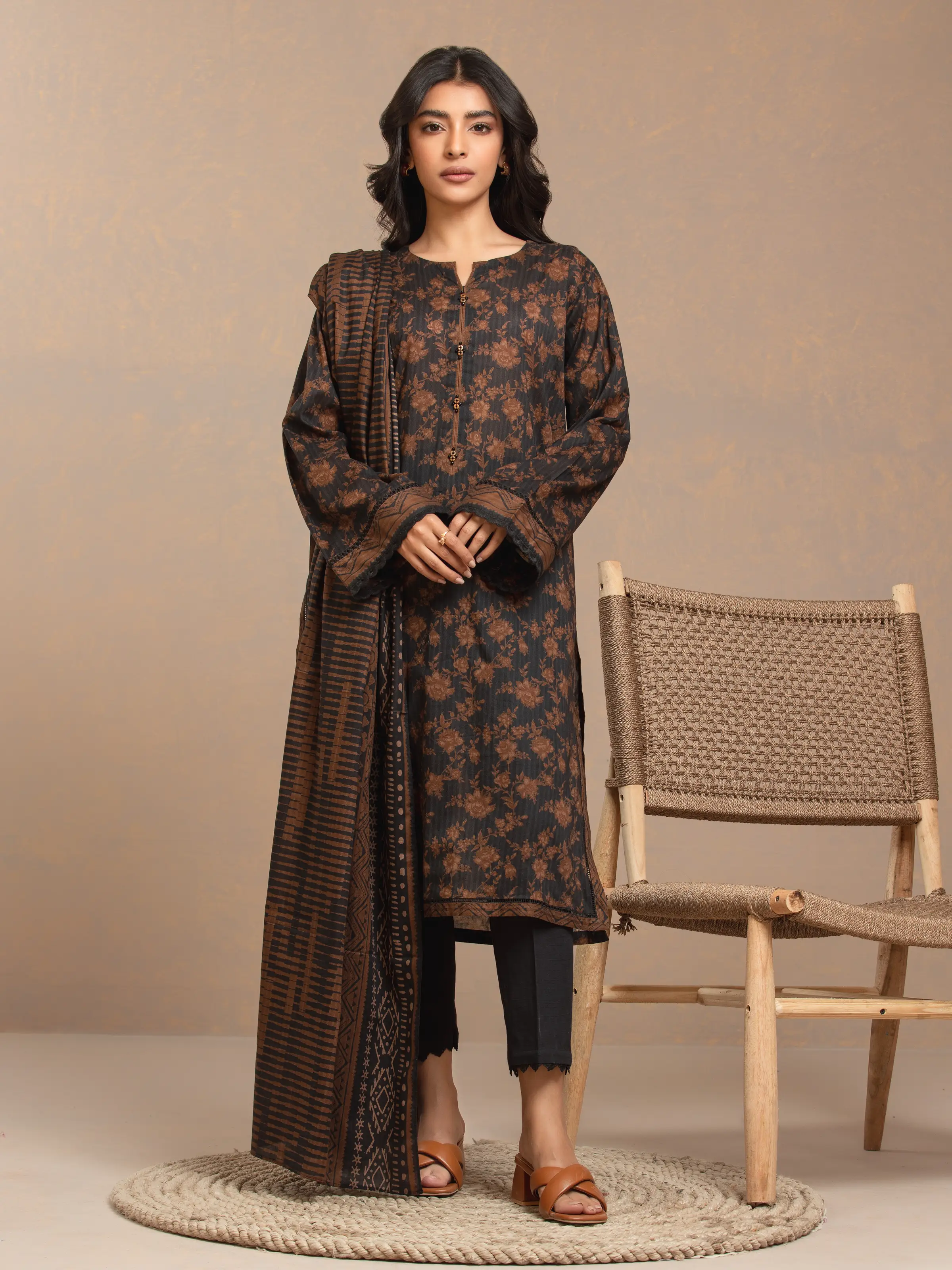 Printed Khaddar Suit - EWU24A3-29502-3P
