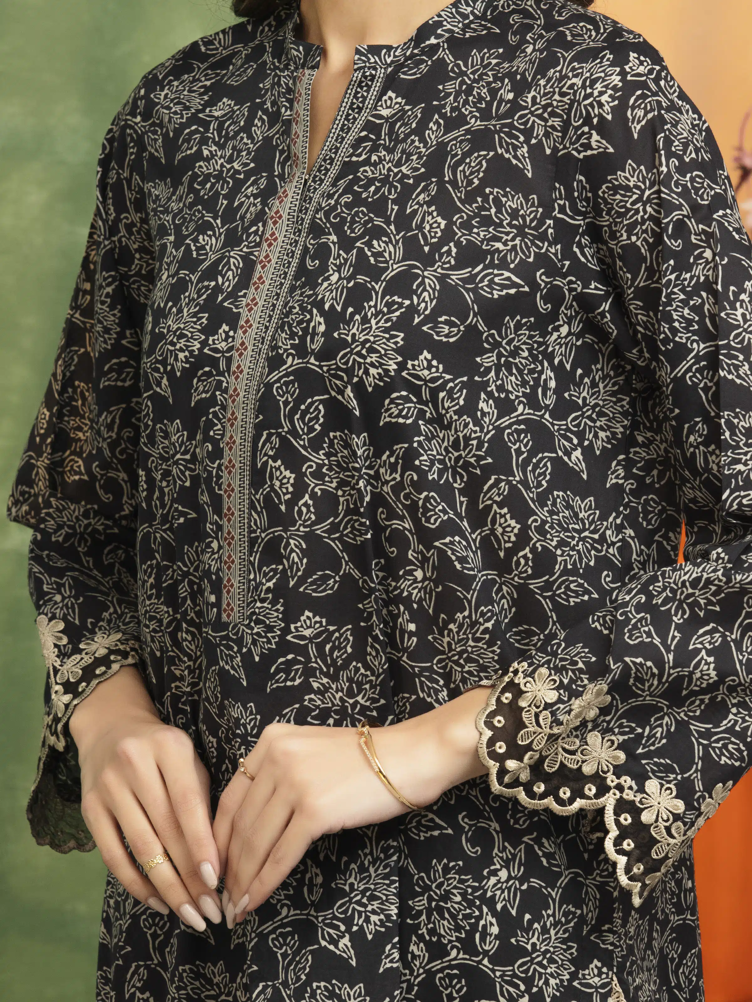 Embroidered Lawn Shirt Trouser - EWU5V1-31470ST - Image 4
