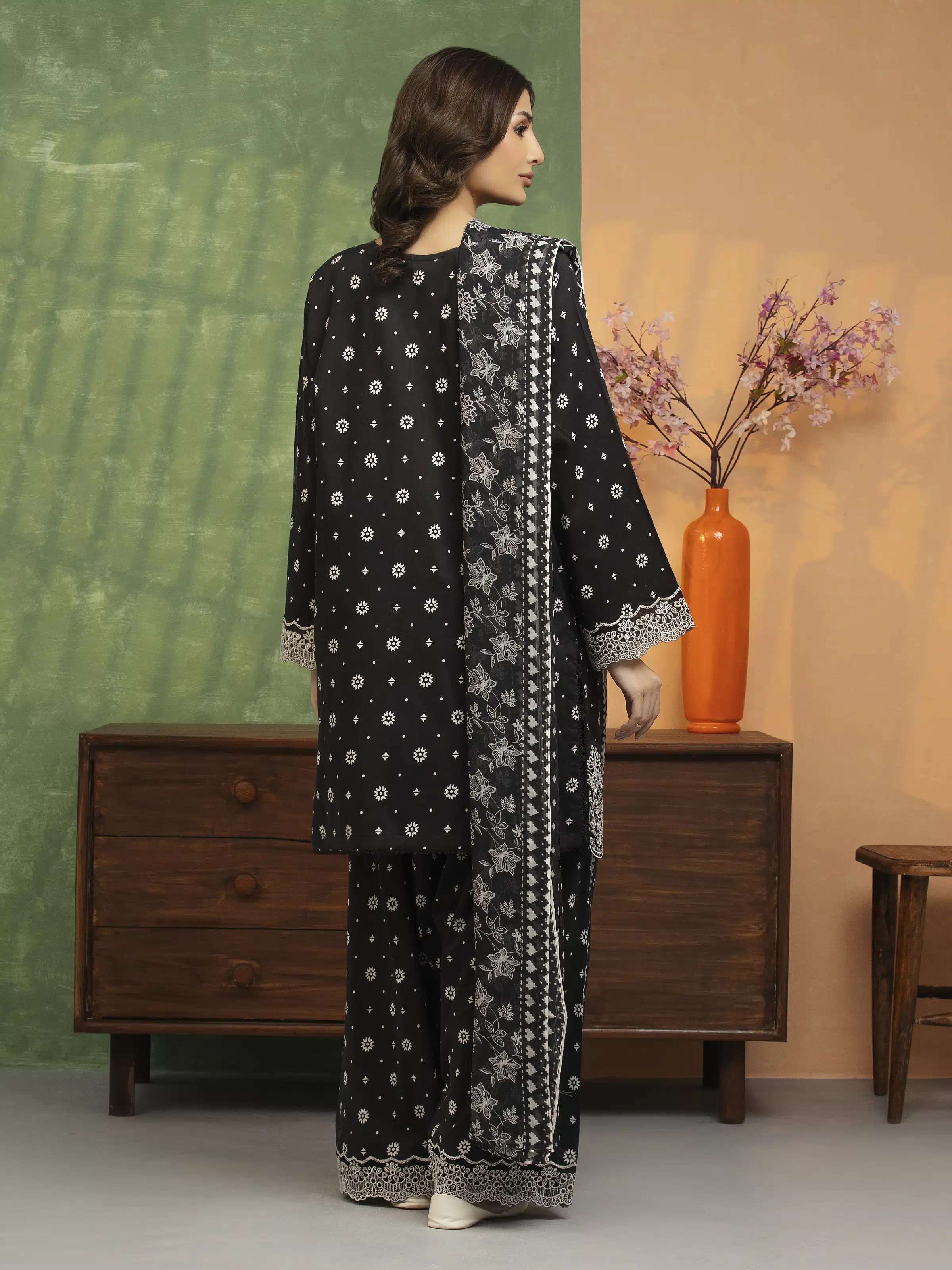 Embroidered Lawn Suit - EWU5V1-31409-3P - Image 2