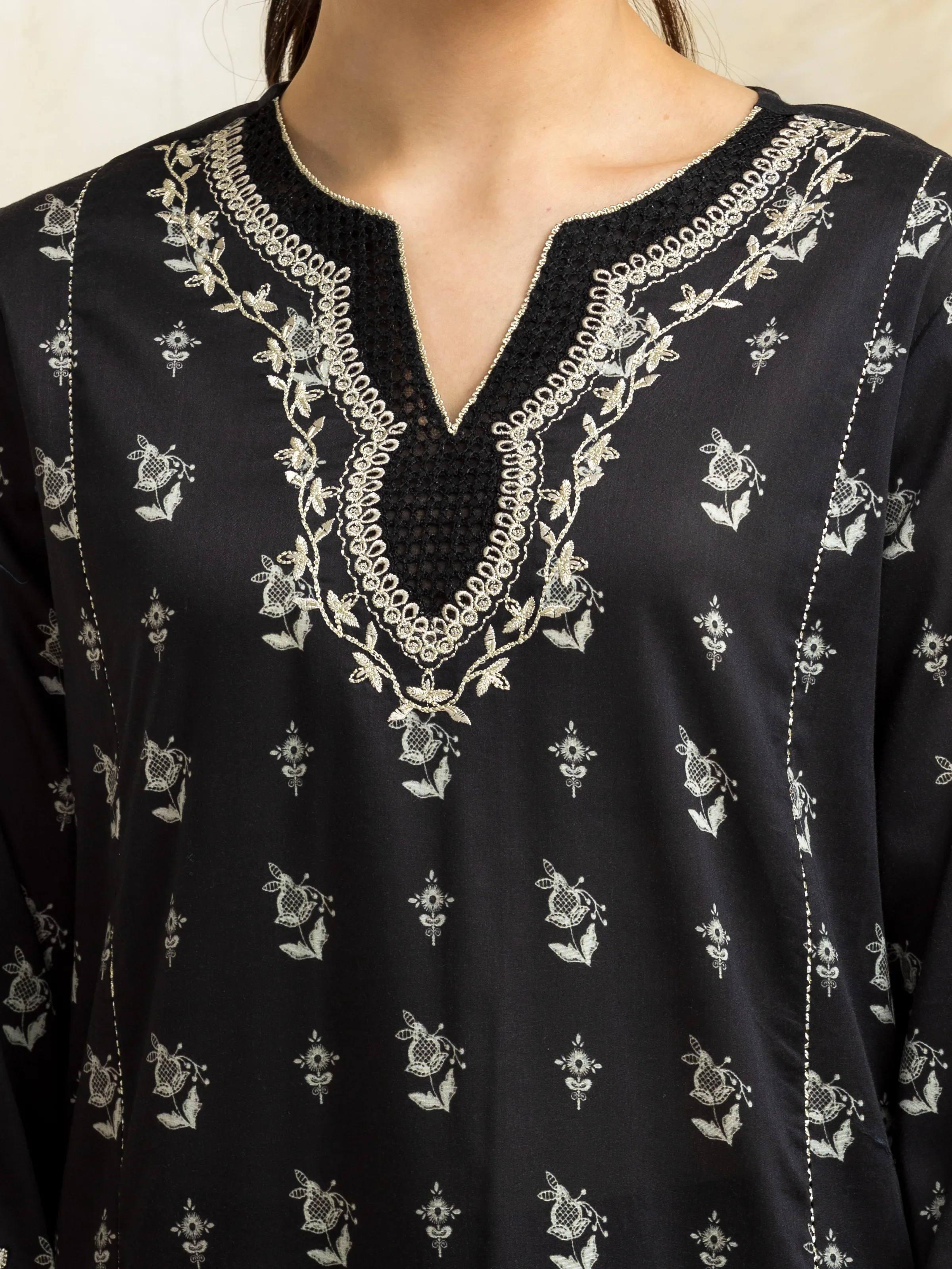 Embroidered Lawn Suit - EWU5V1-31189-3P - Image 2