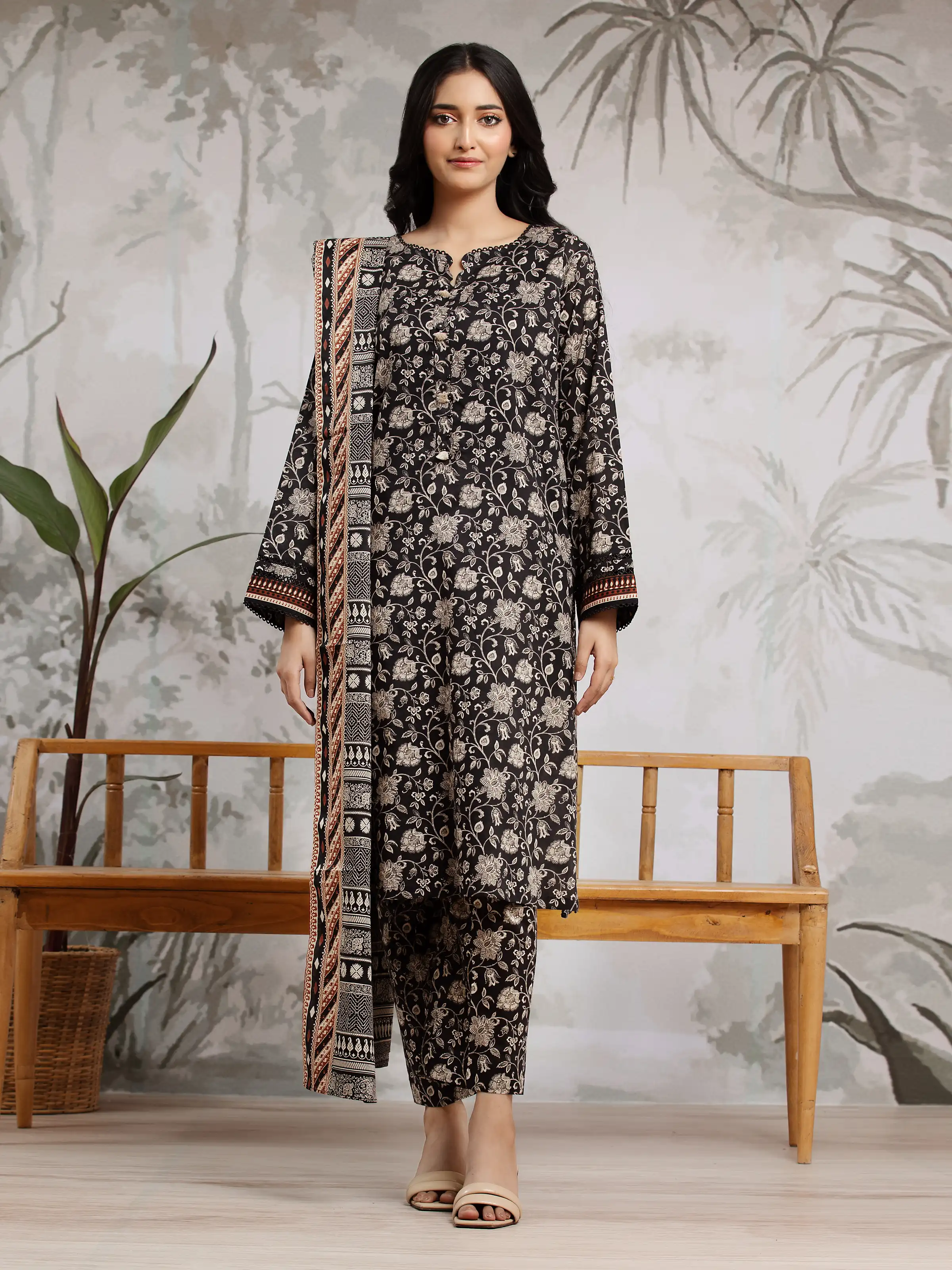 Printed Khaddar Suit - EWU24A3-29610-3P
