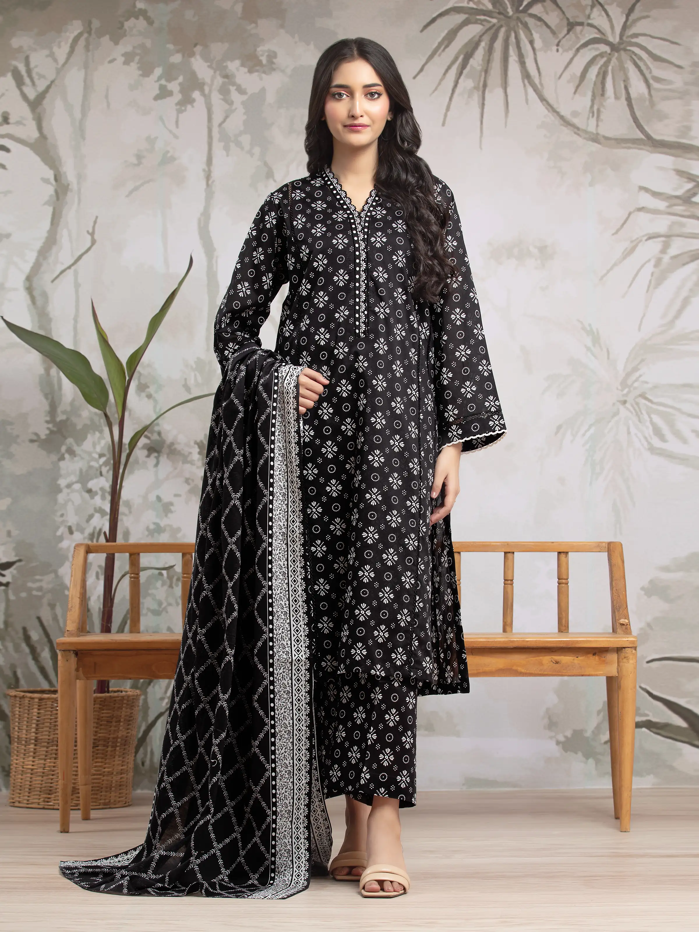 Printed Khaddar Suit - EWU24A3-29613-3P