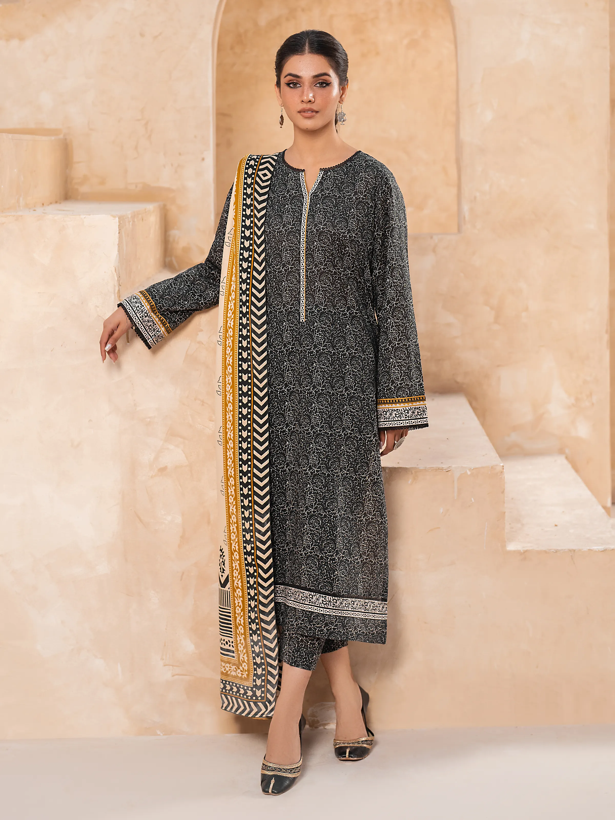 Printed Khaddar Suit - EWU24M3-071
