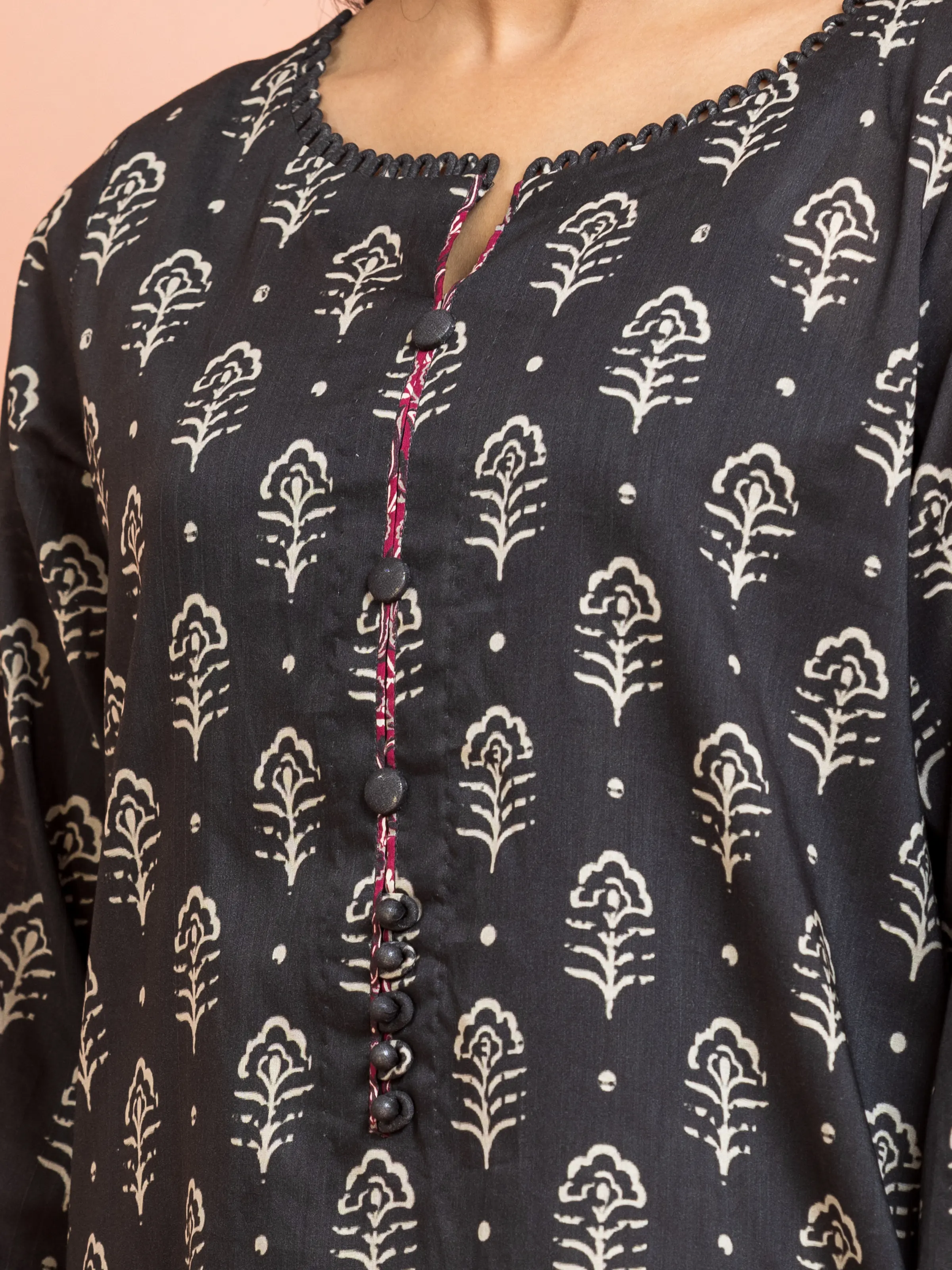 Printed Khaddar Suit - EWU24M3-075 - Image 4