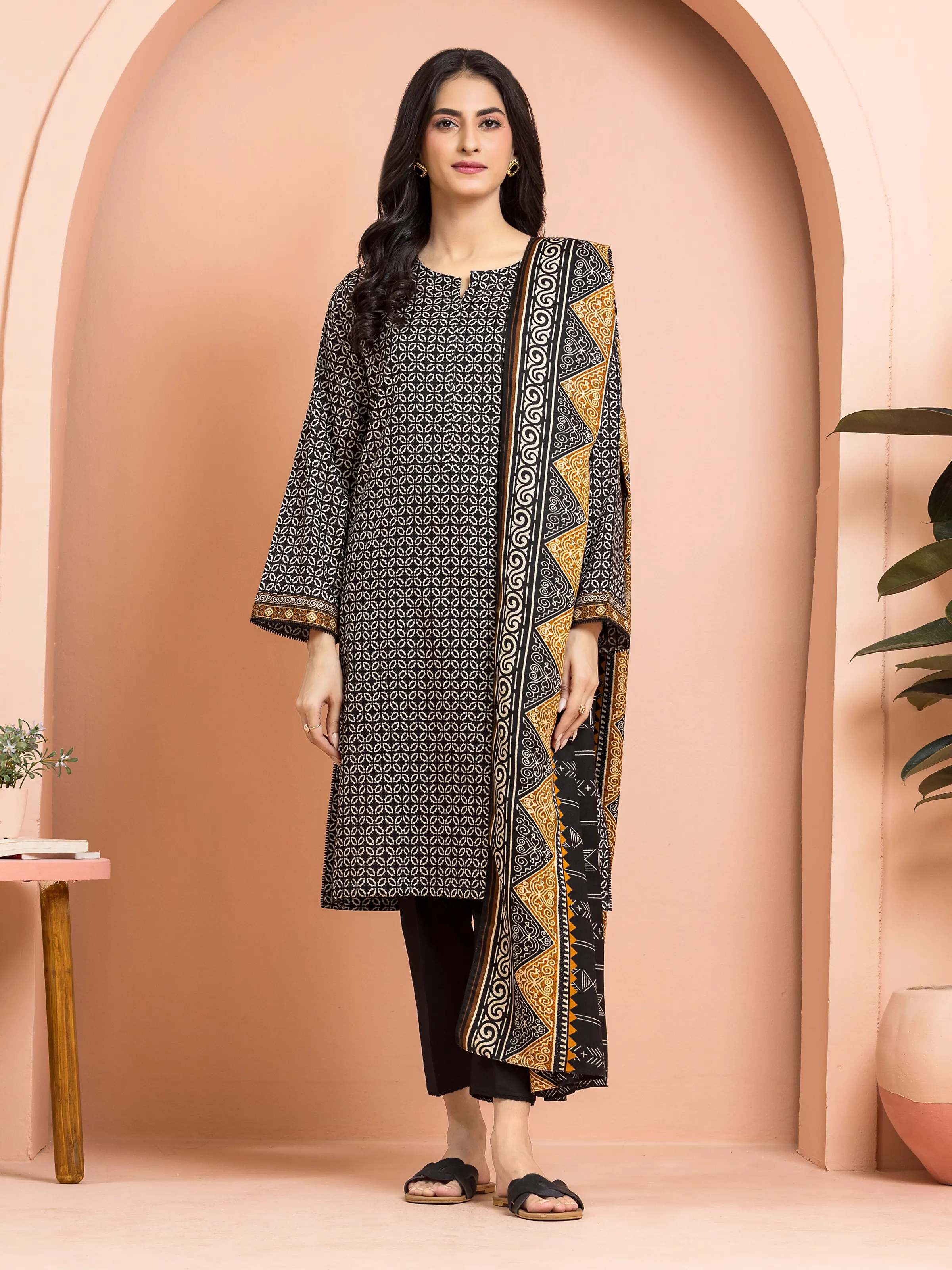 Printed Khaddar Suit - EWU24M3-114