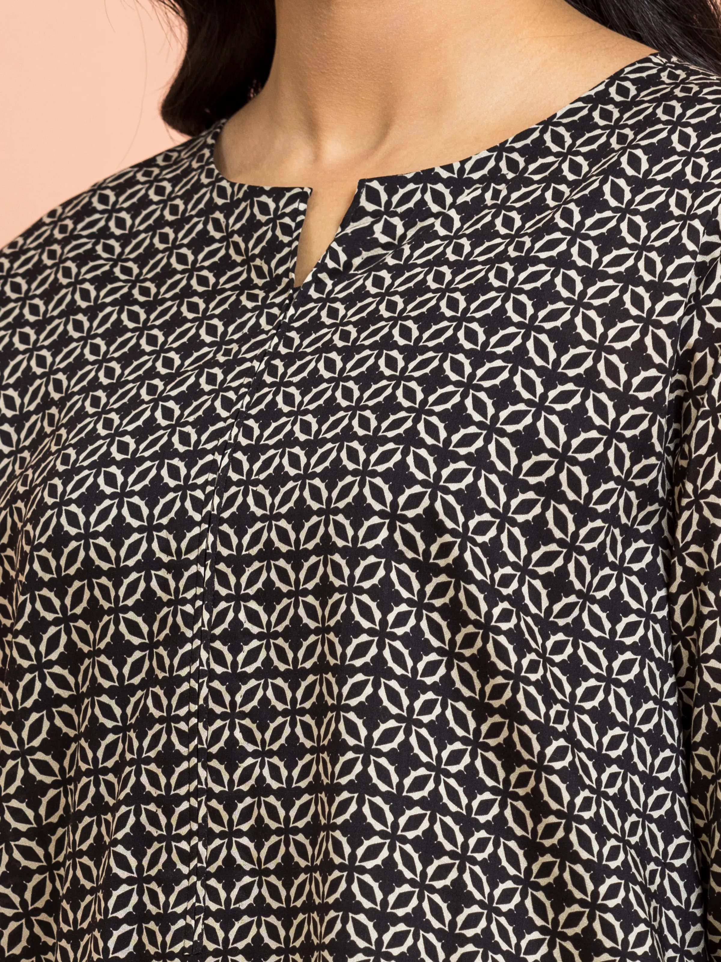 Printed Khaddar Suit - EWU24M3-114 - Image 3