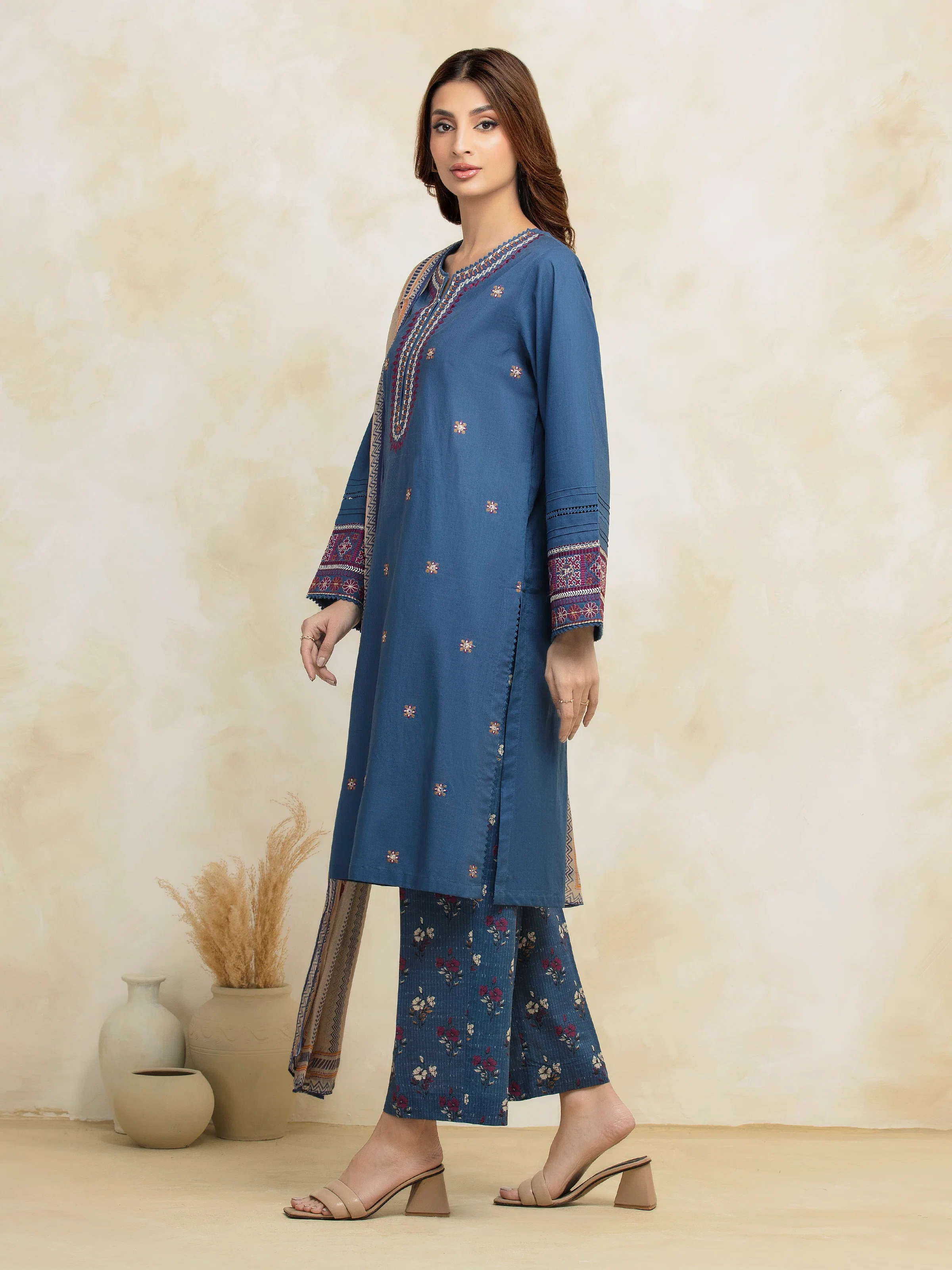 Embroidered Cambric Suit - EWU5V2-31036-3P - Image 3