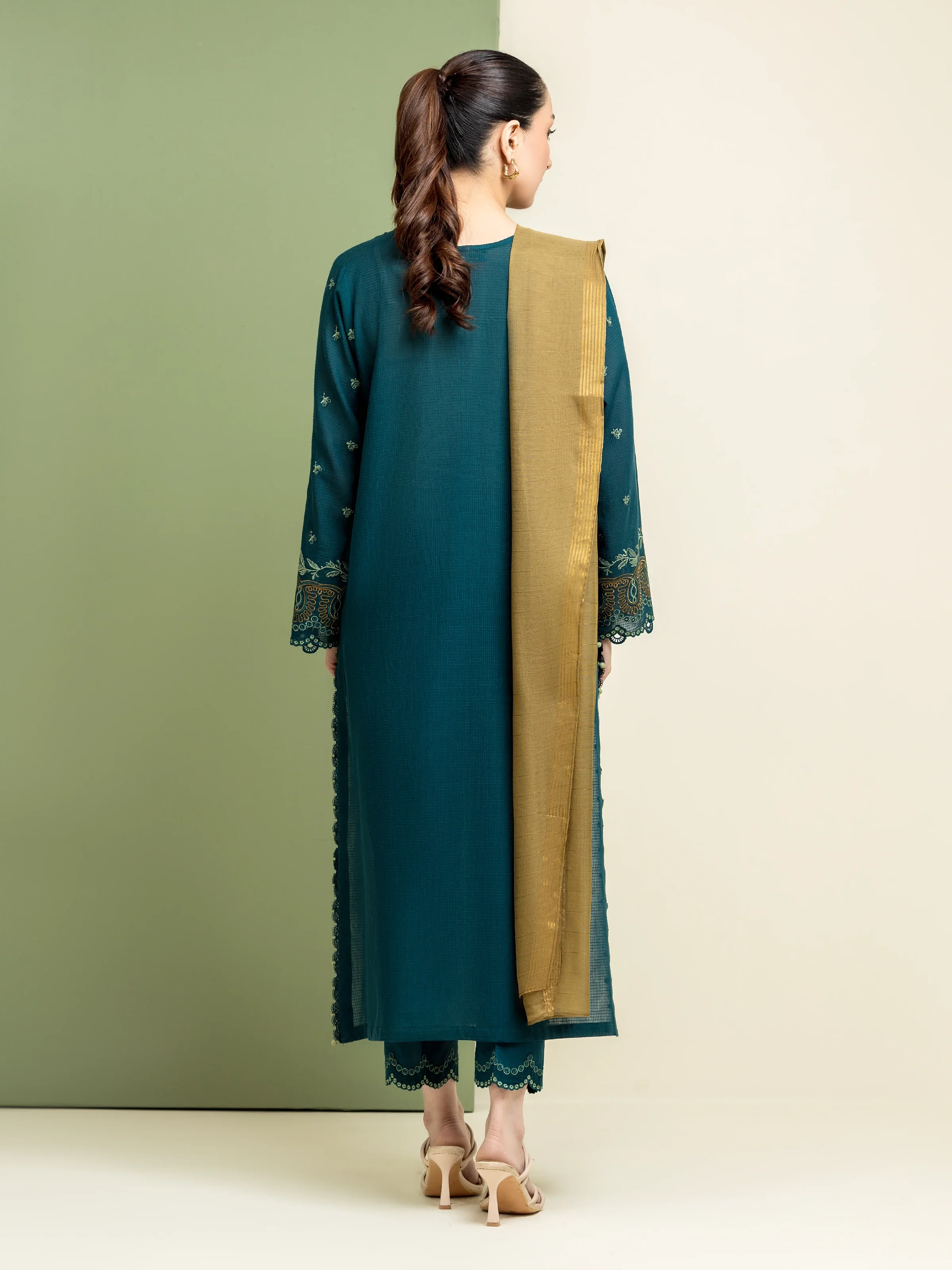 Embroidered Lawn Slub Suit - EWU5V1-31225-3P - Image 2