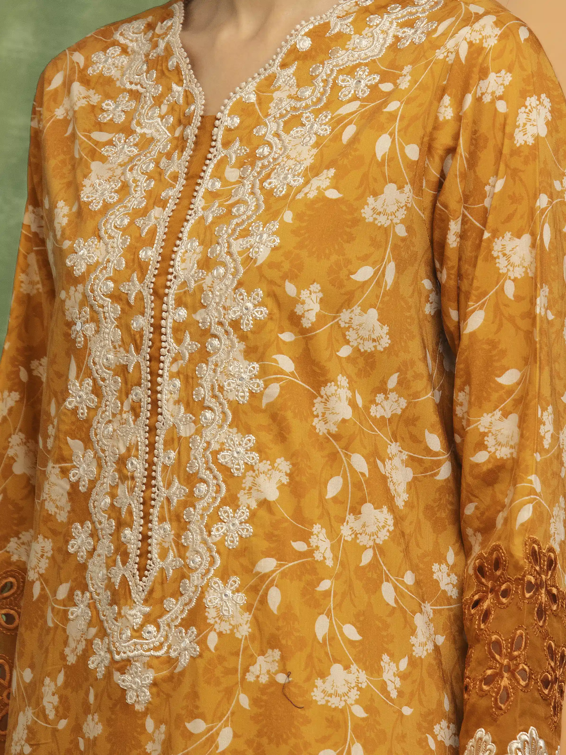 Embroidered Lawn Suit - EWU5V1-31405-3P - Image 2