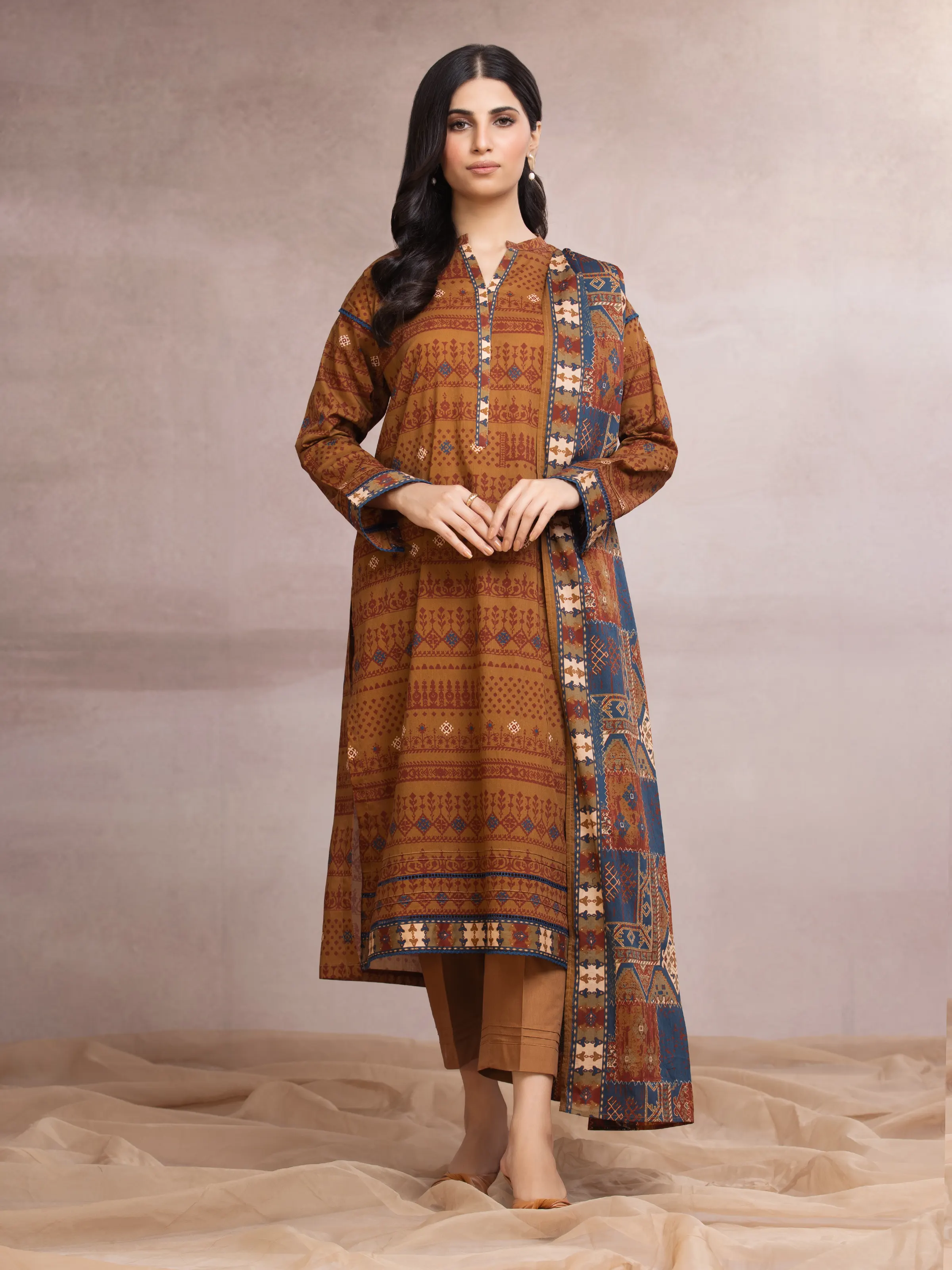 Printed Khaddar Suit - EWU24A3-27107-3P