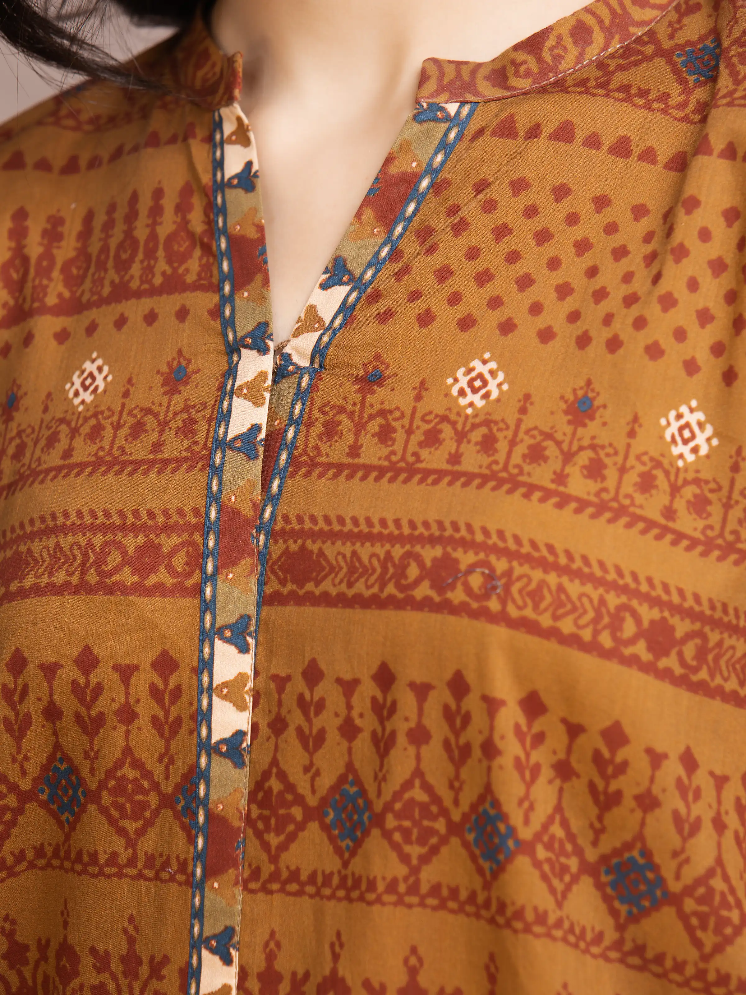 Printed Khaddar Suit - EWU24A3-27107-3P - Image 3