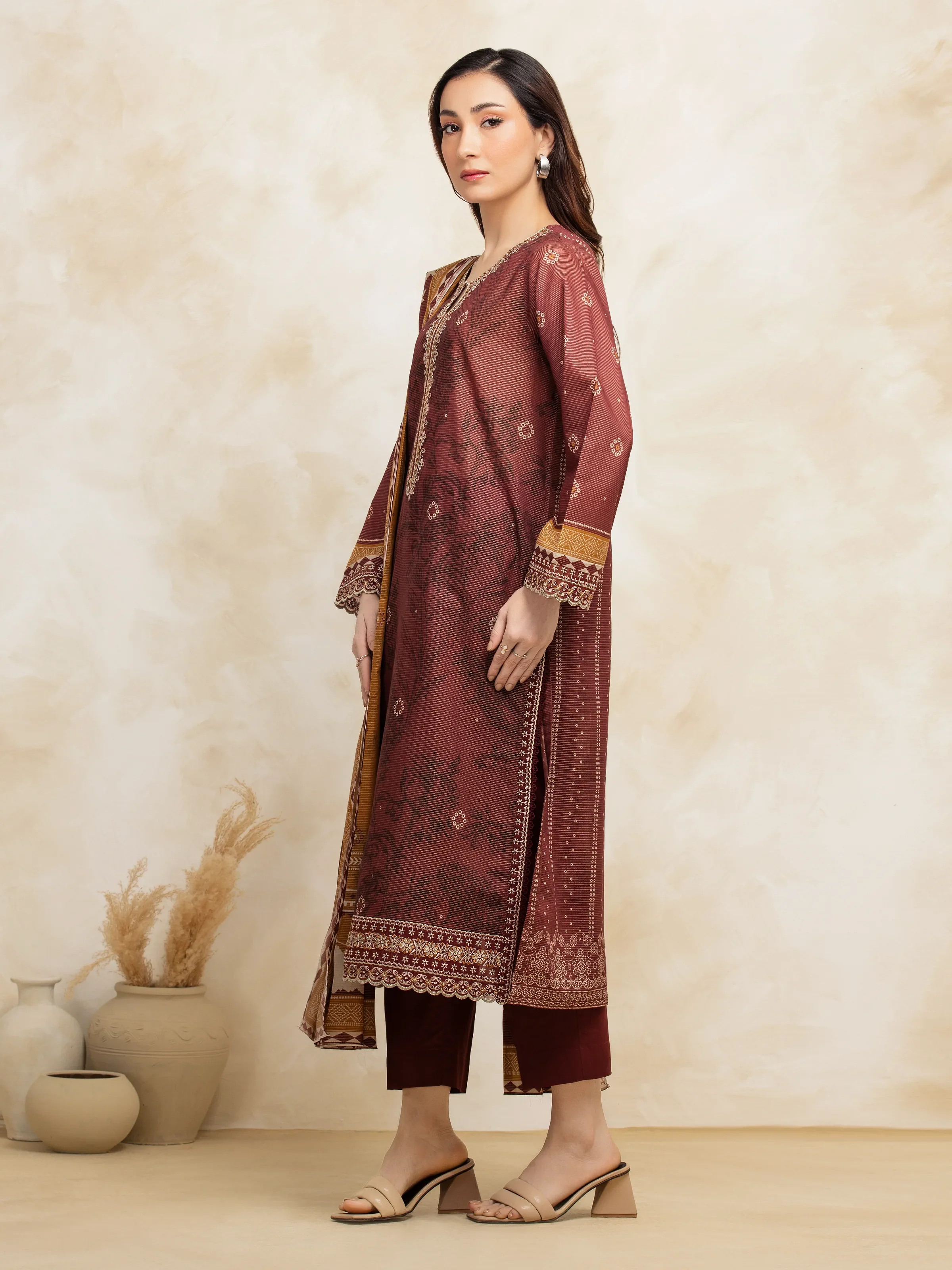 Embroidered Lawn Suit - EWU5V1-31192-3P - Image 3