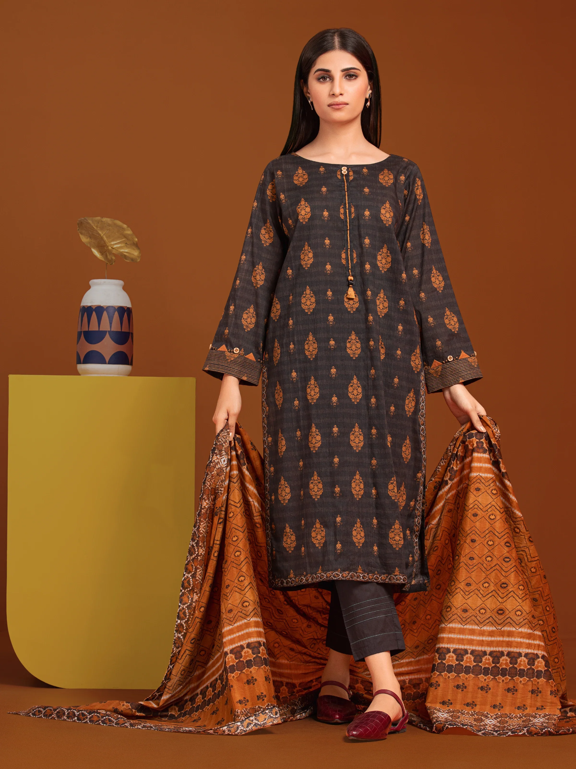 Printed Khaddar Suit - EWU24A3-27094-3P