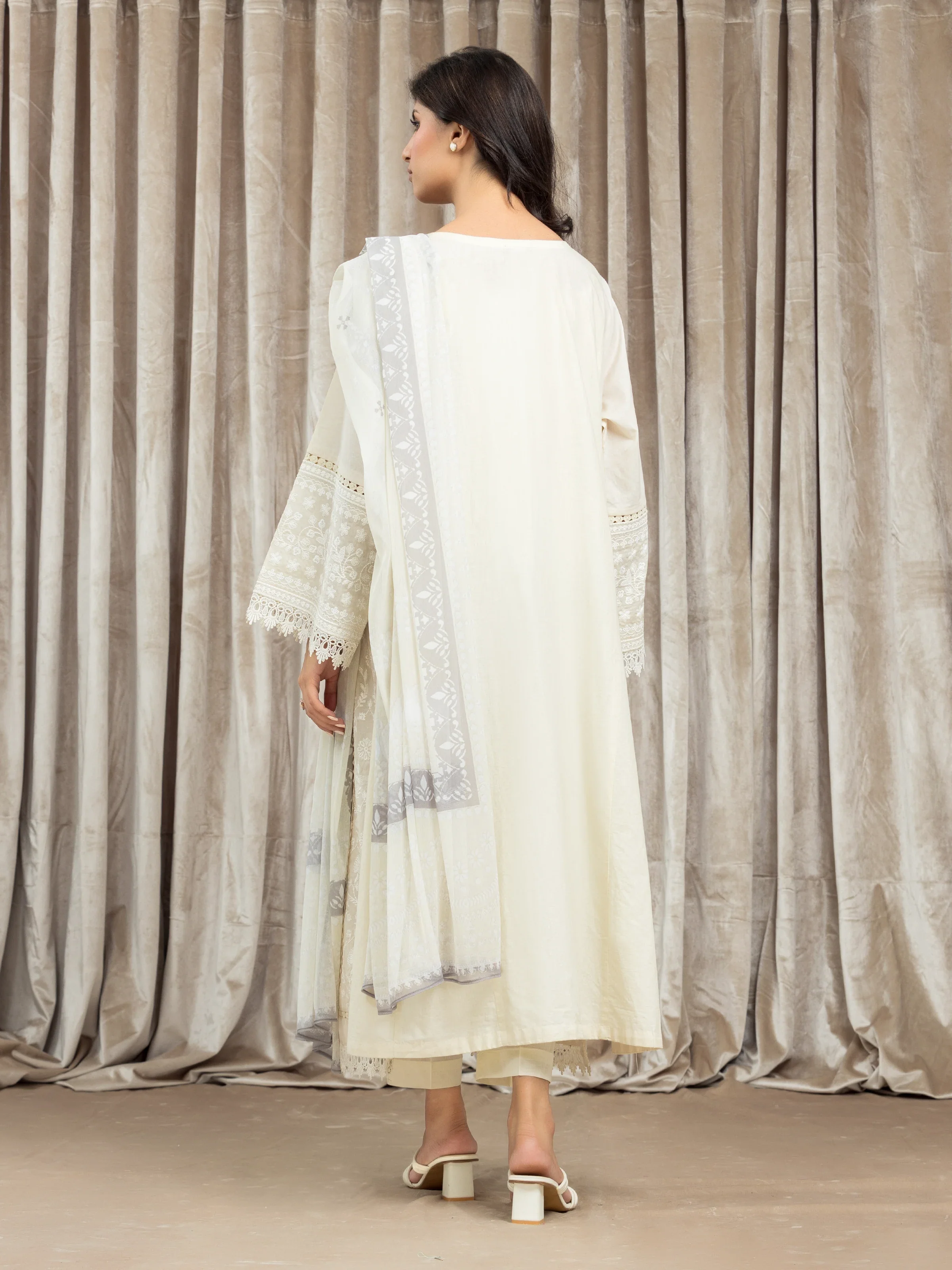 Embroidered Cambric Suit - EWU24V2-28624-3P - Image 4
