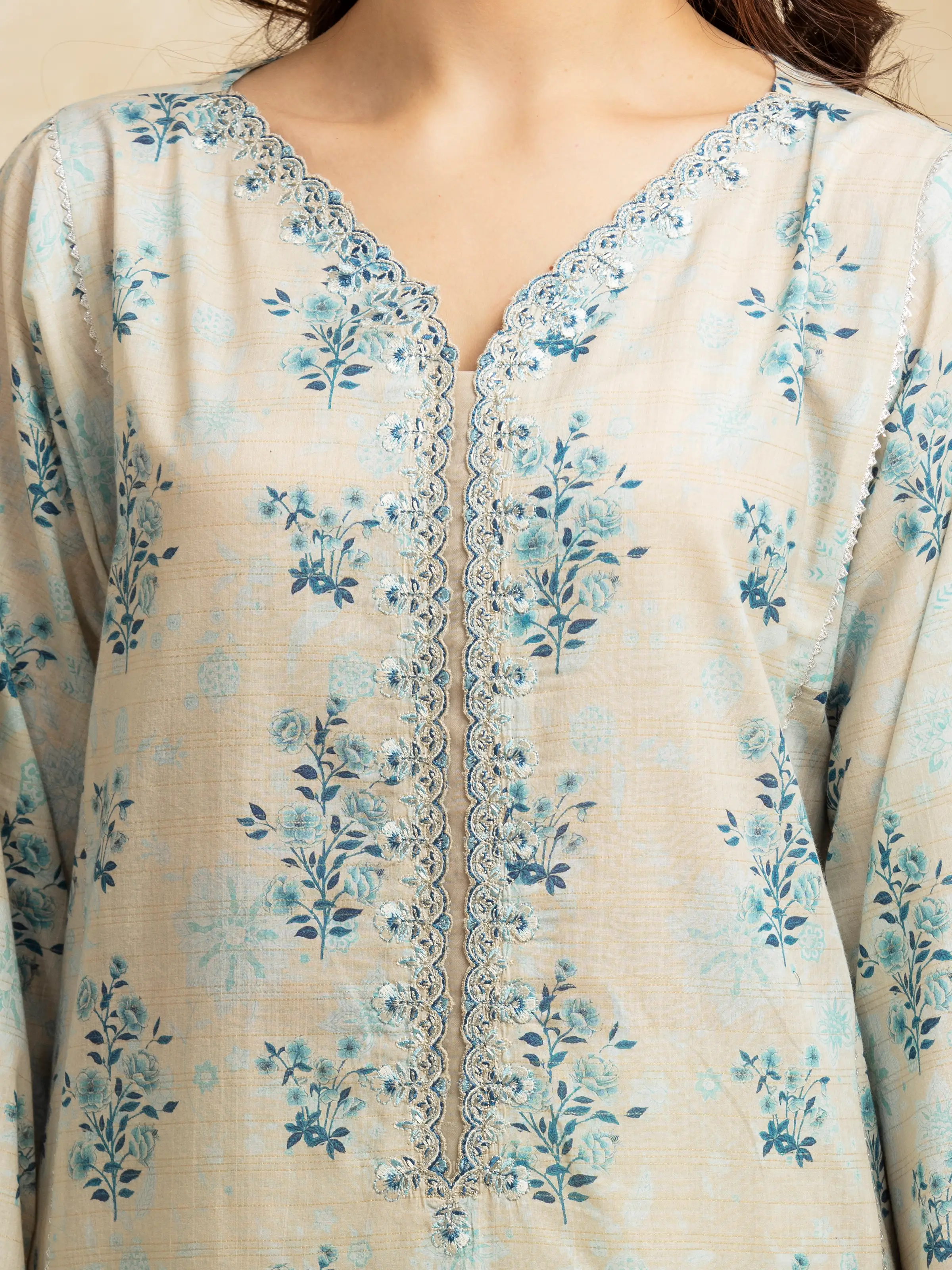 Embroidered Lawn Suit - EWU5V1-31184-3P - Image 3