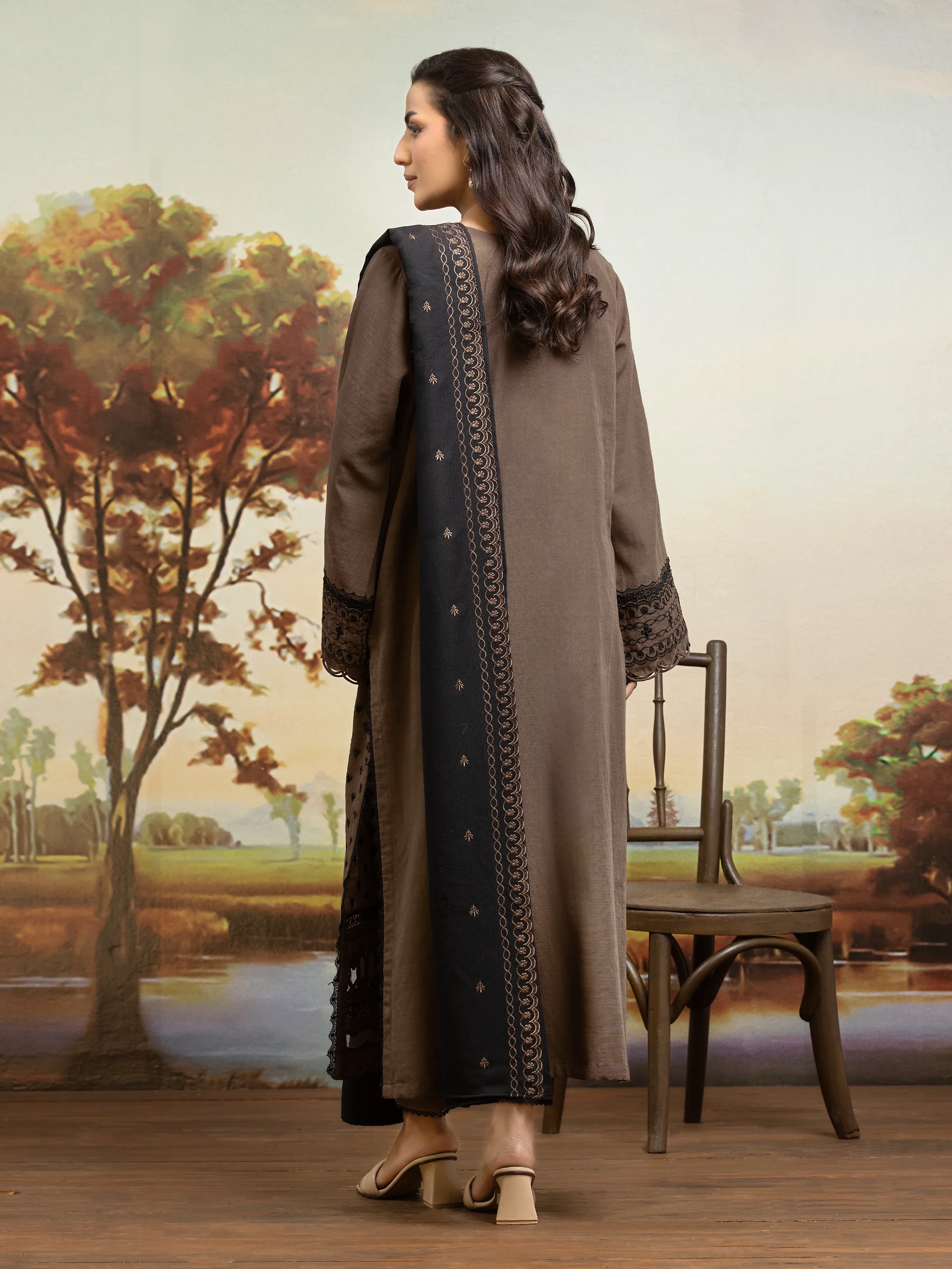 Embroidered Khaddar Suit - EWU24V11-30306-3P - Image 2