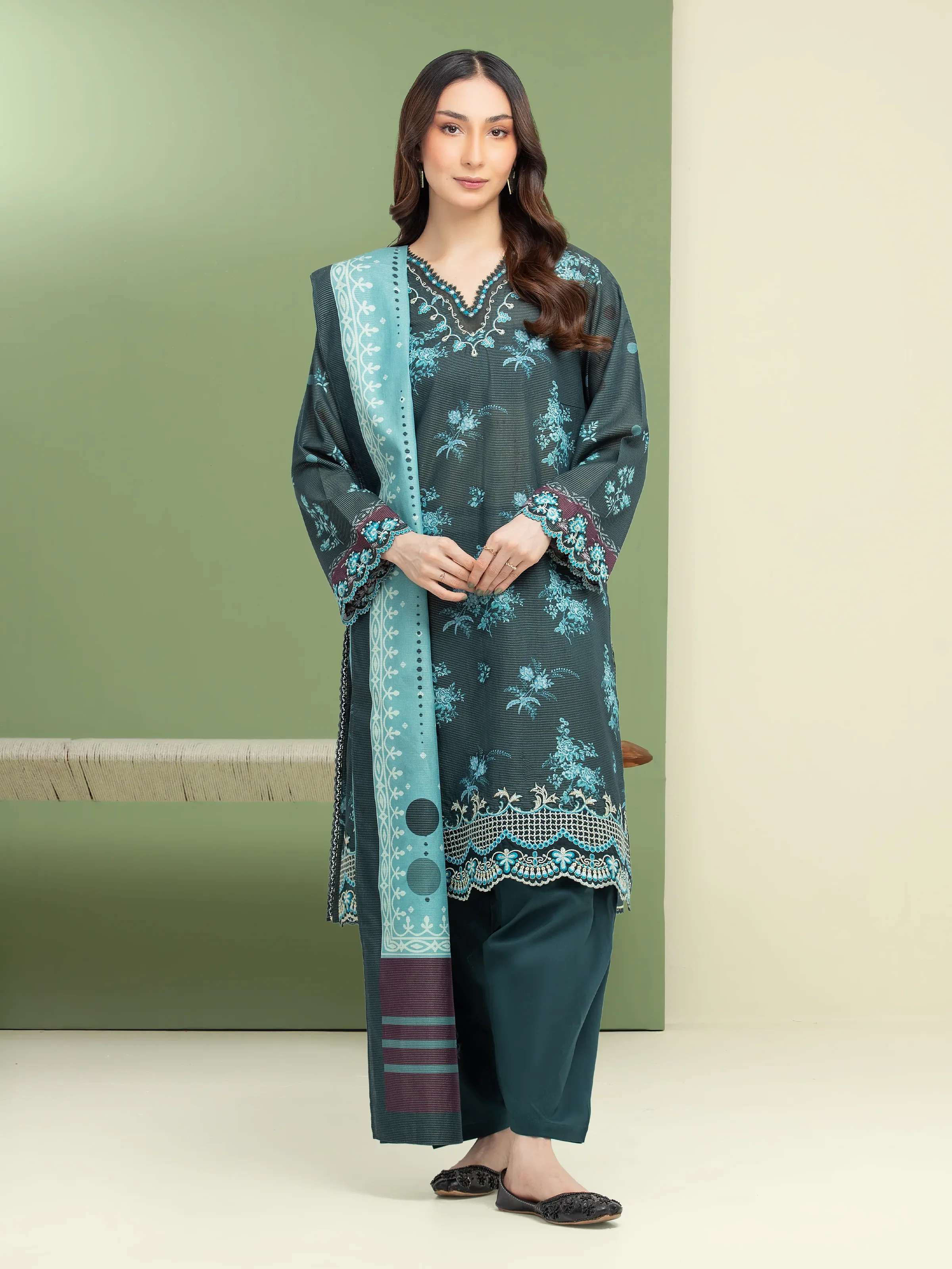 Embroidered Lawn Suit - EWU5V1-31196-3P