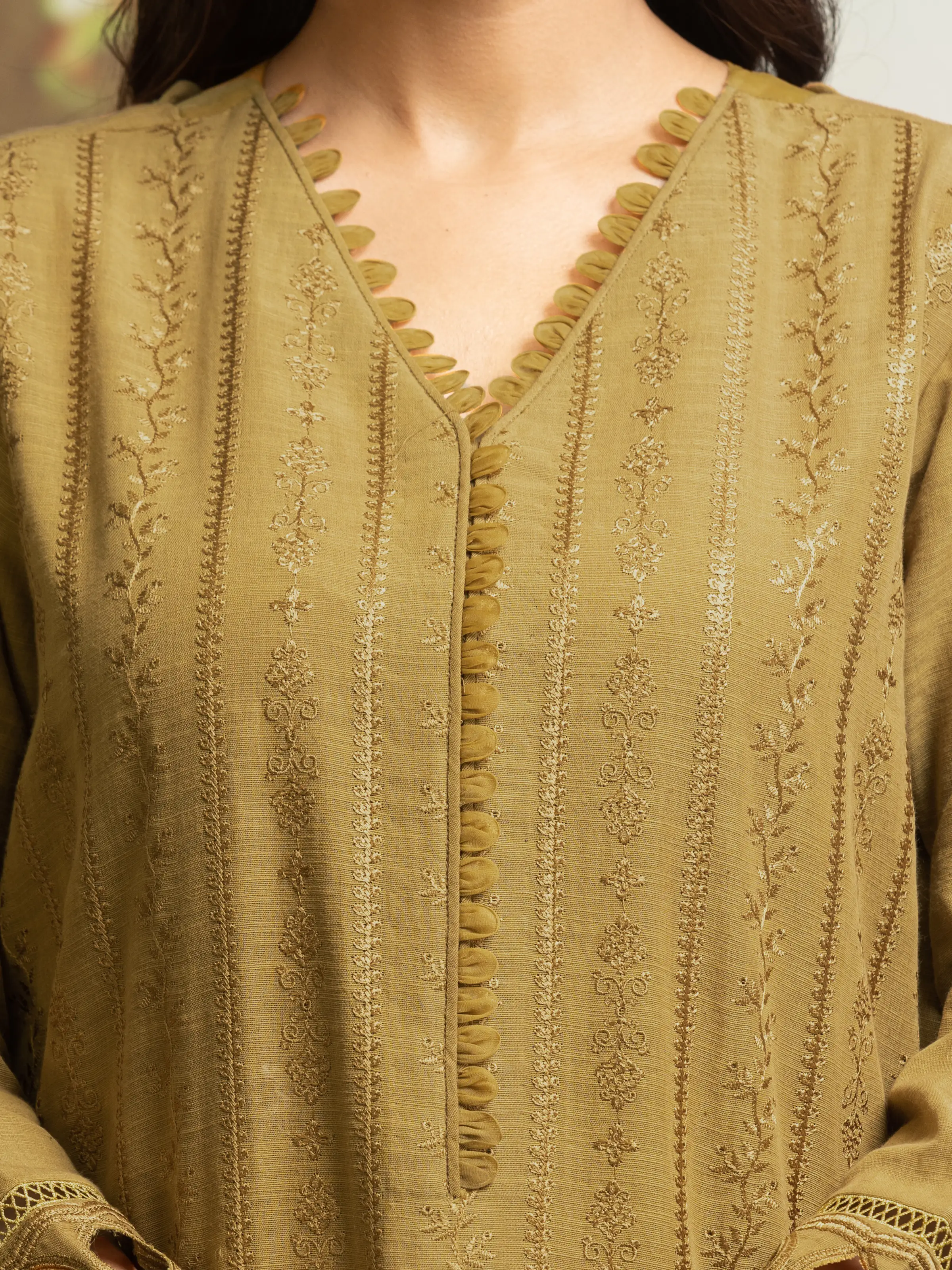 Embroidered Khaddar Suit - EWU24V11-30302-3P - Image 3