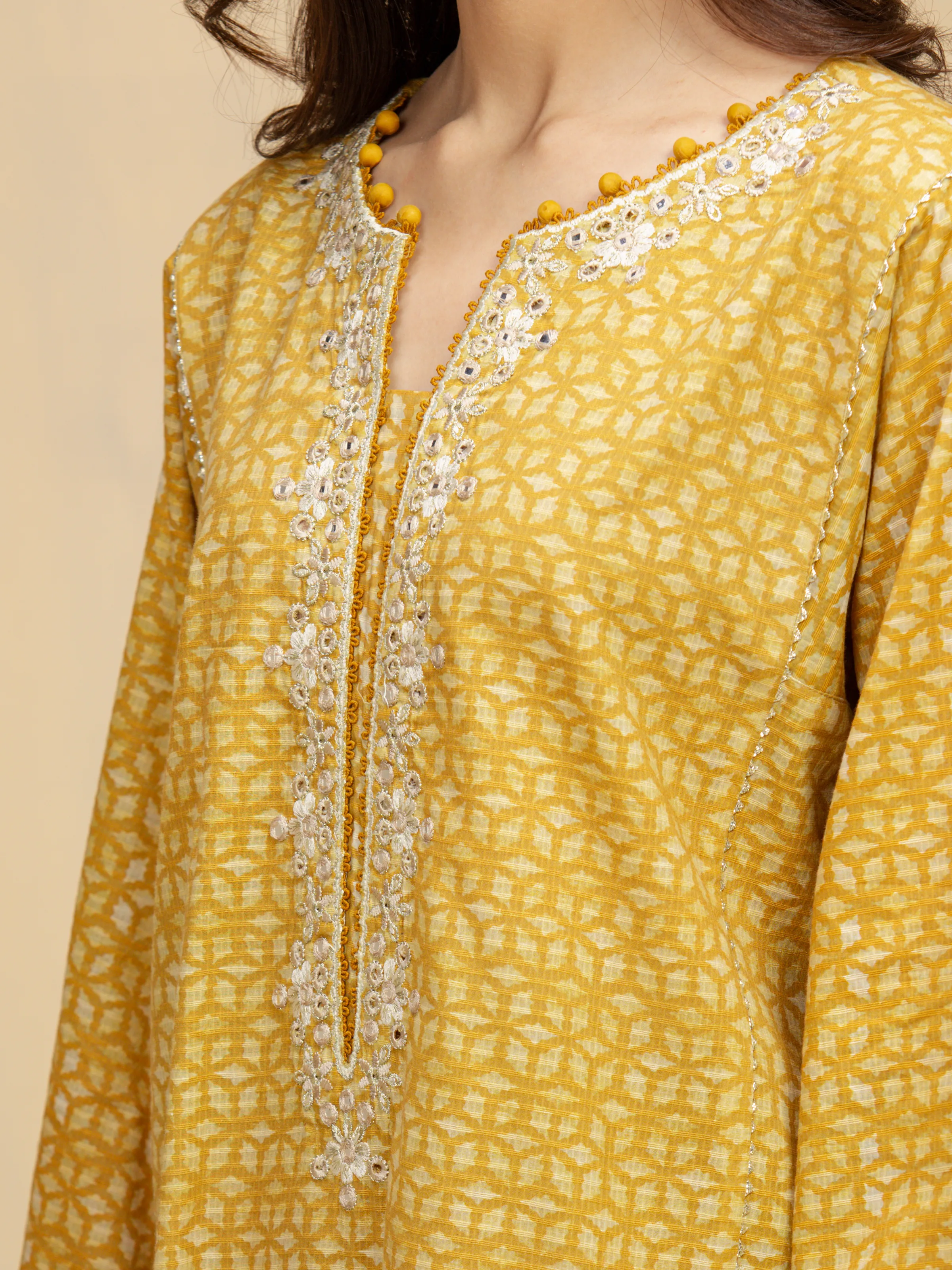 Embroidered Lawn Slub Suit - EWU5V1-31901-3P - Image 4