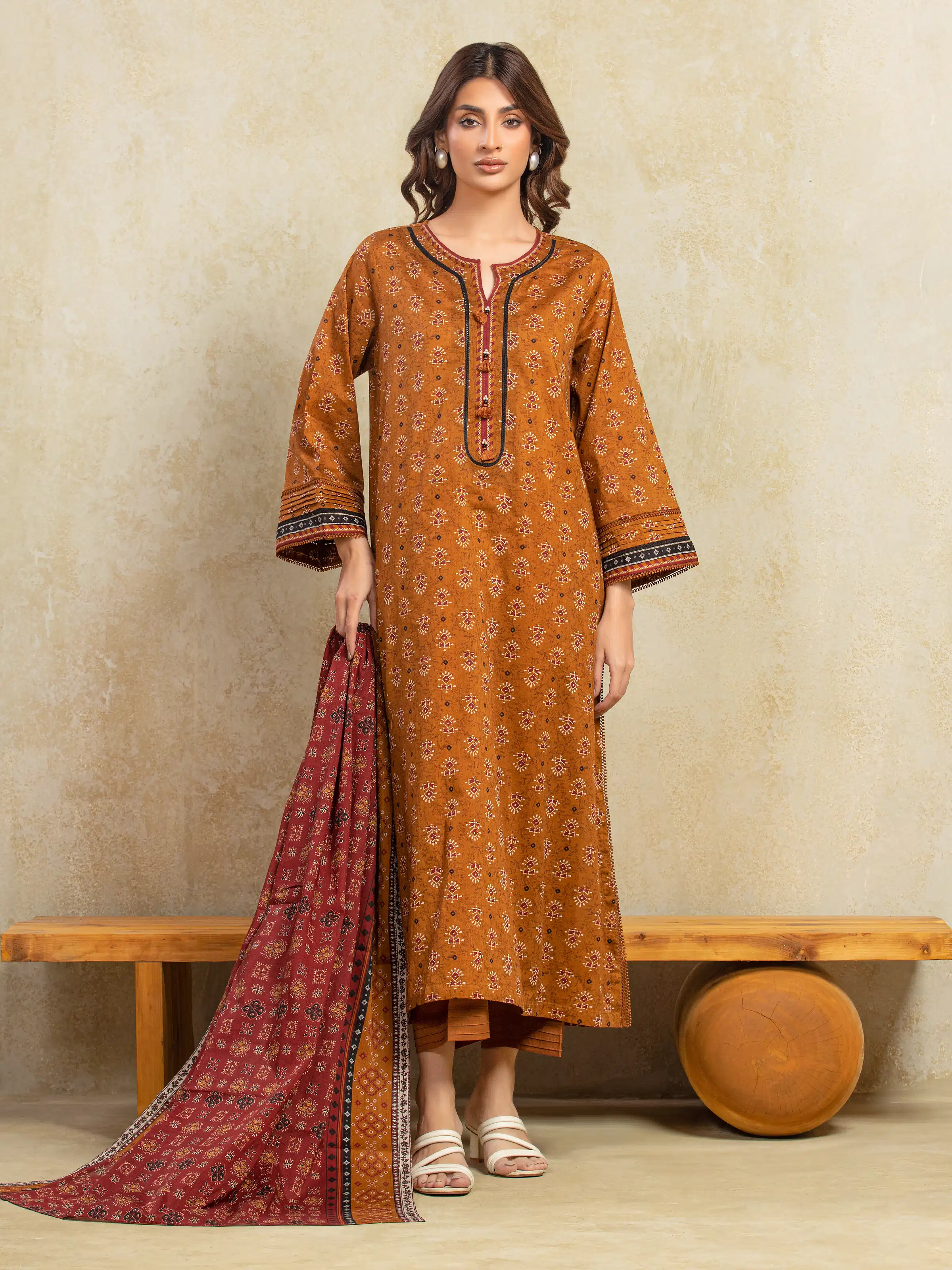 Unstitched Printed Khaddar Suit - EWU5A3-35953-3P