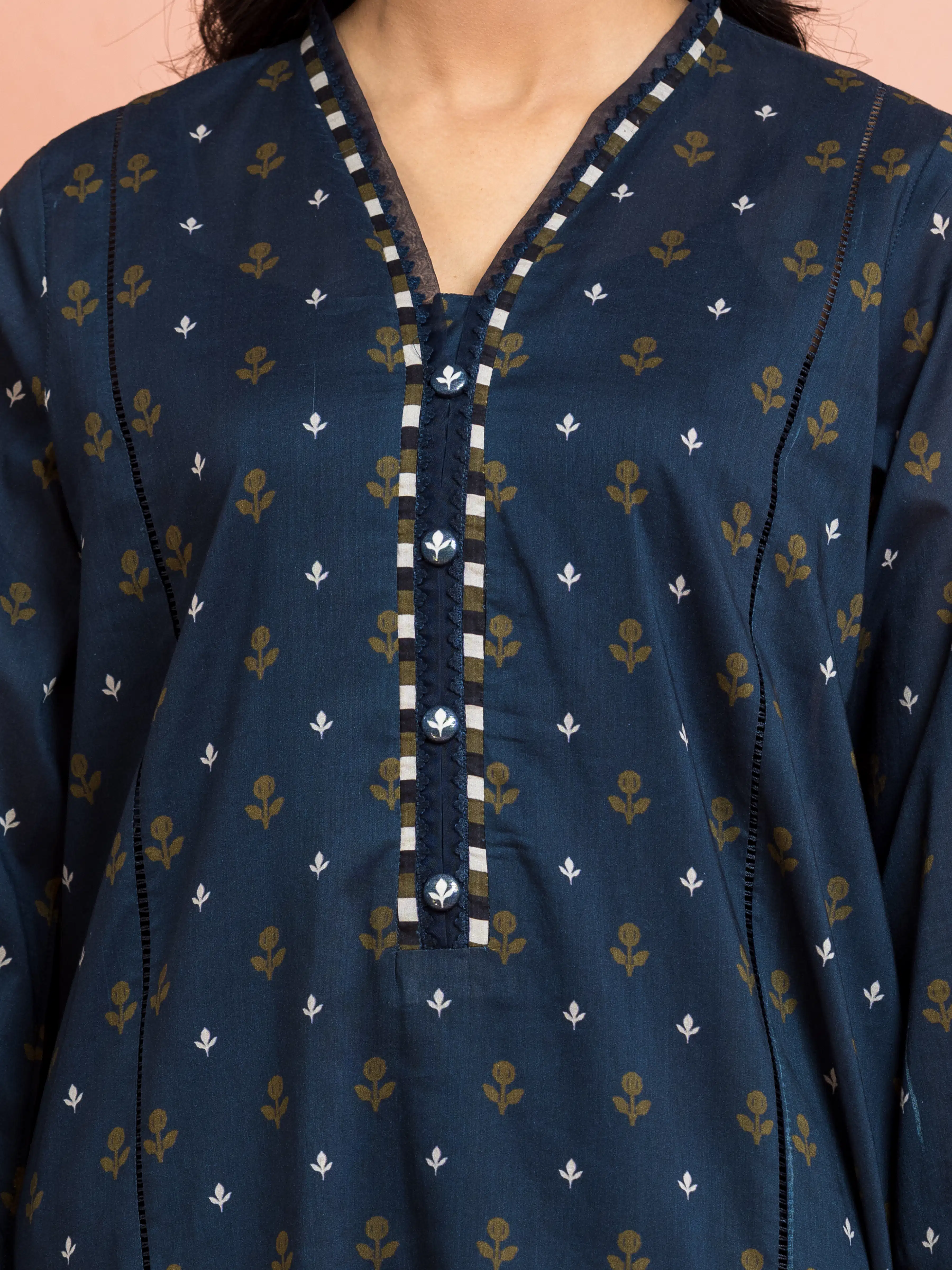 Printed Khaddar Suit - EWU24M3-096 - Image 3