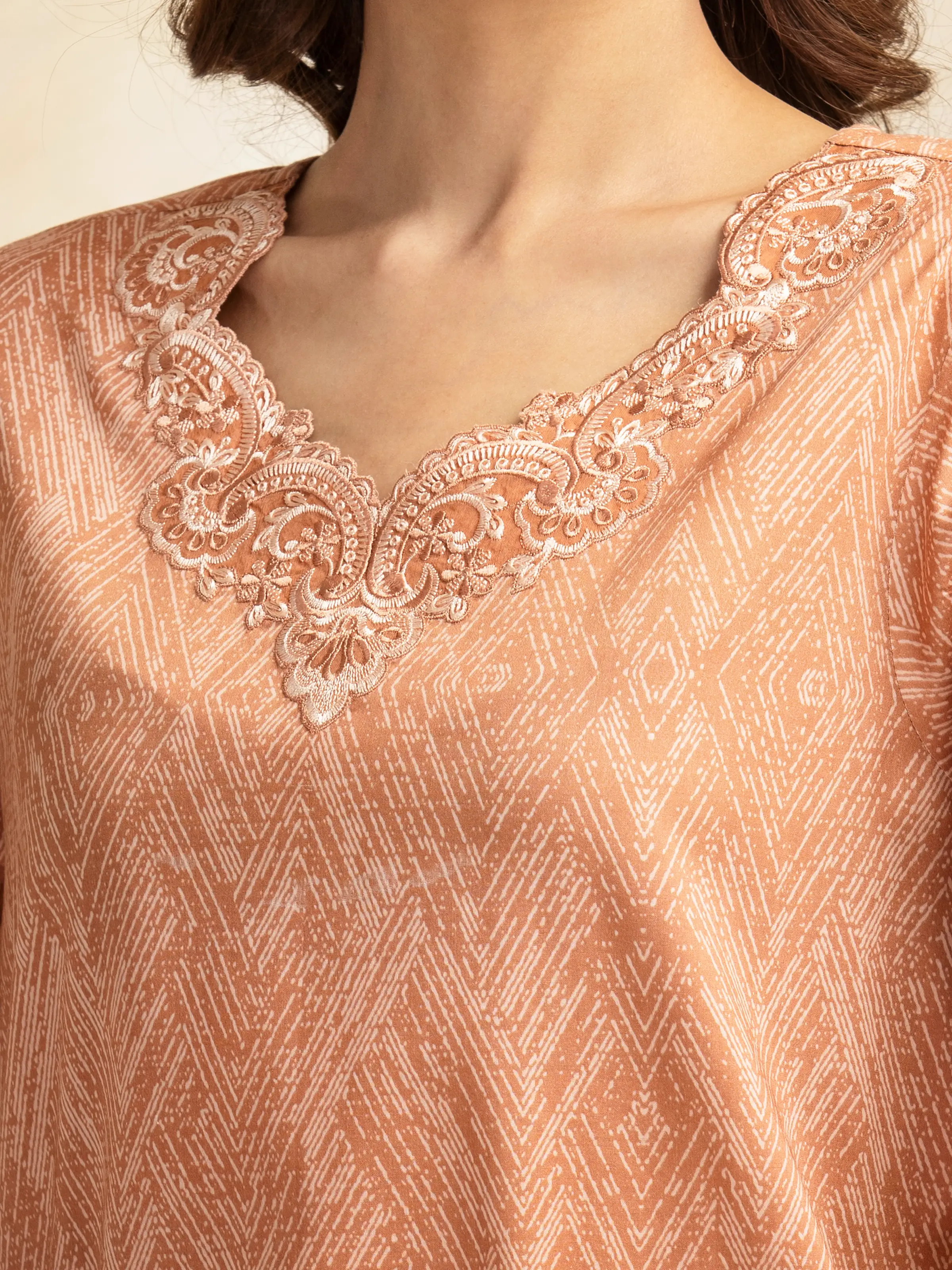 Embroidered Lawn Suit - EWU5V1-31091-3P - Image 3