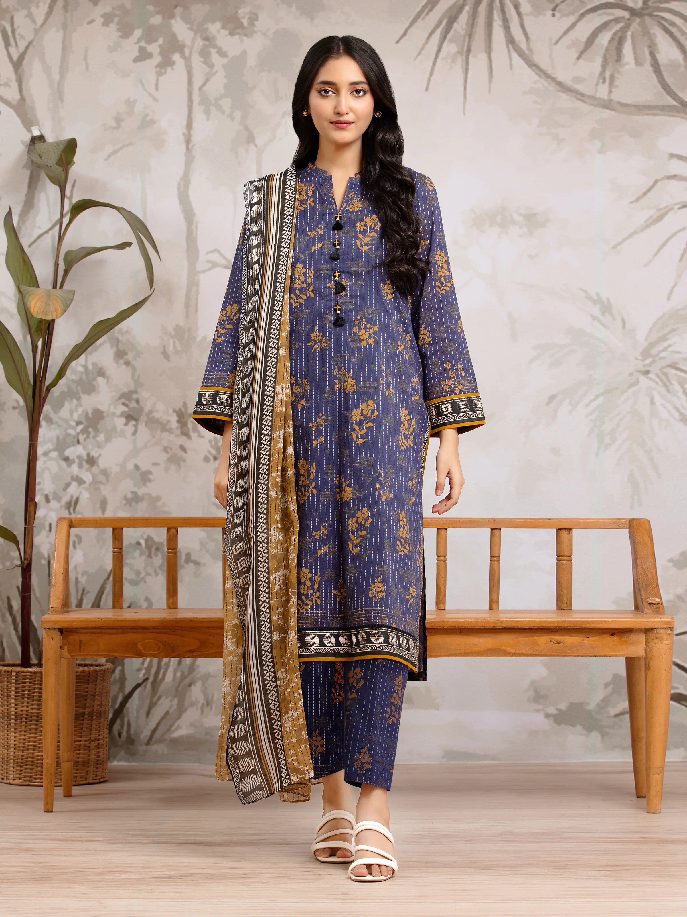 Printed Khaddar Suit - EWU24M2-177