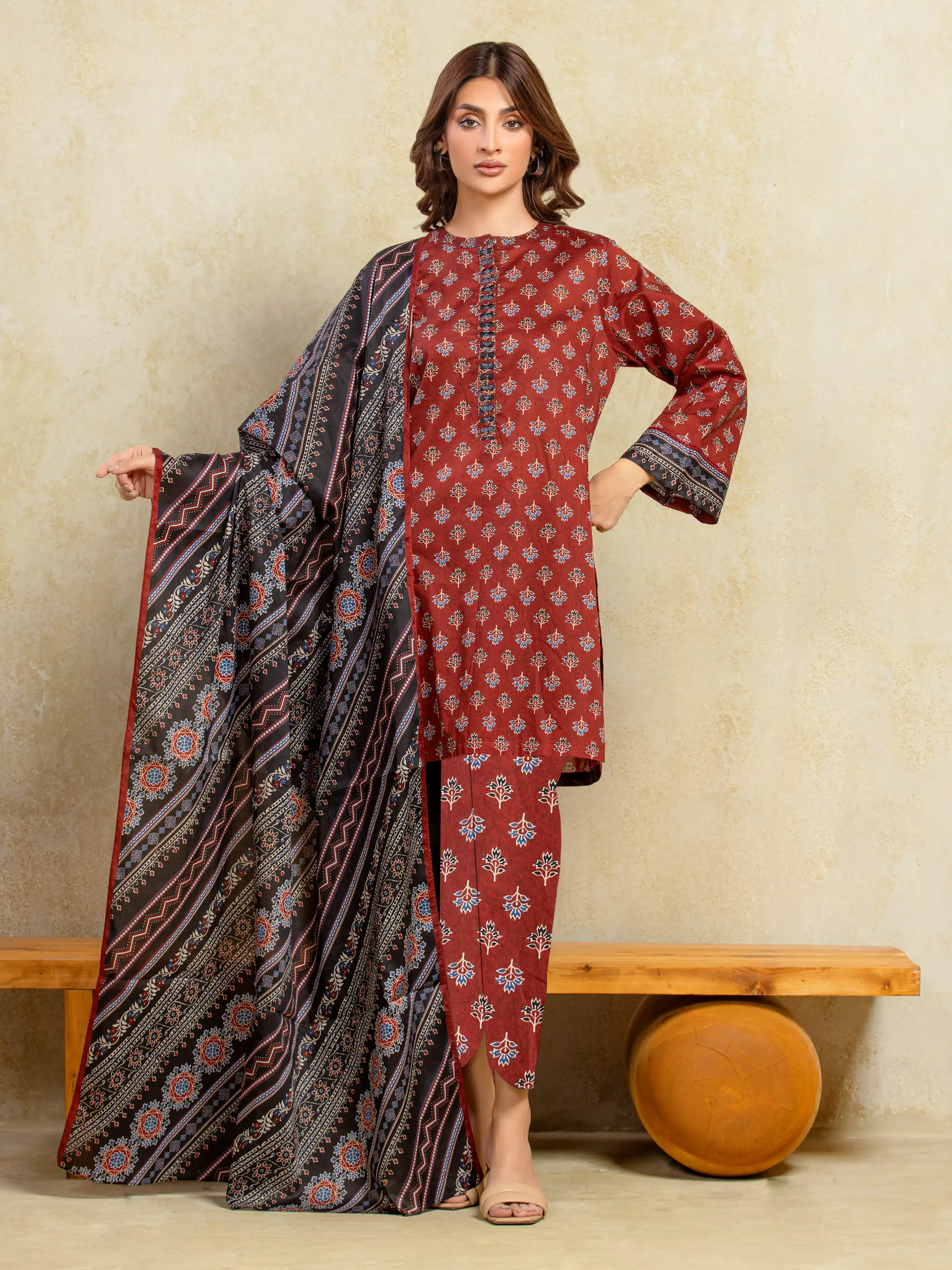 Printed Khaddar Suit - EWU5A3-36106-3P