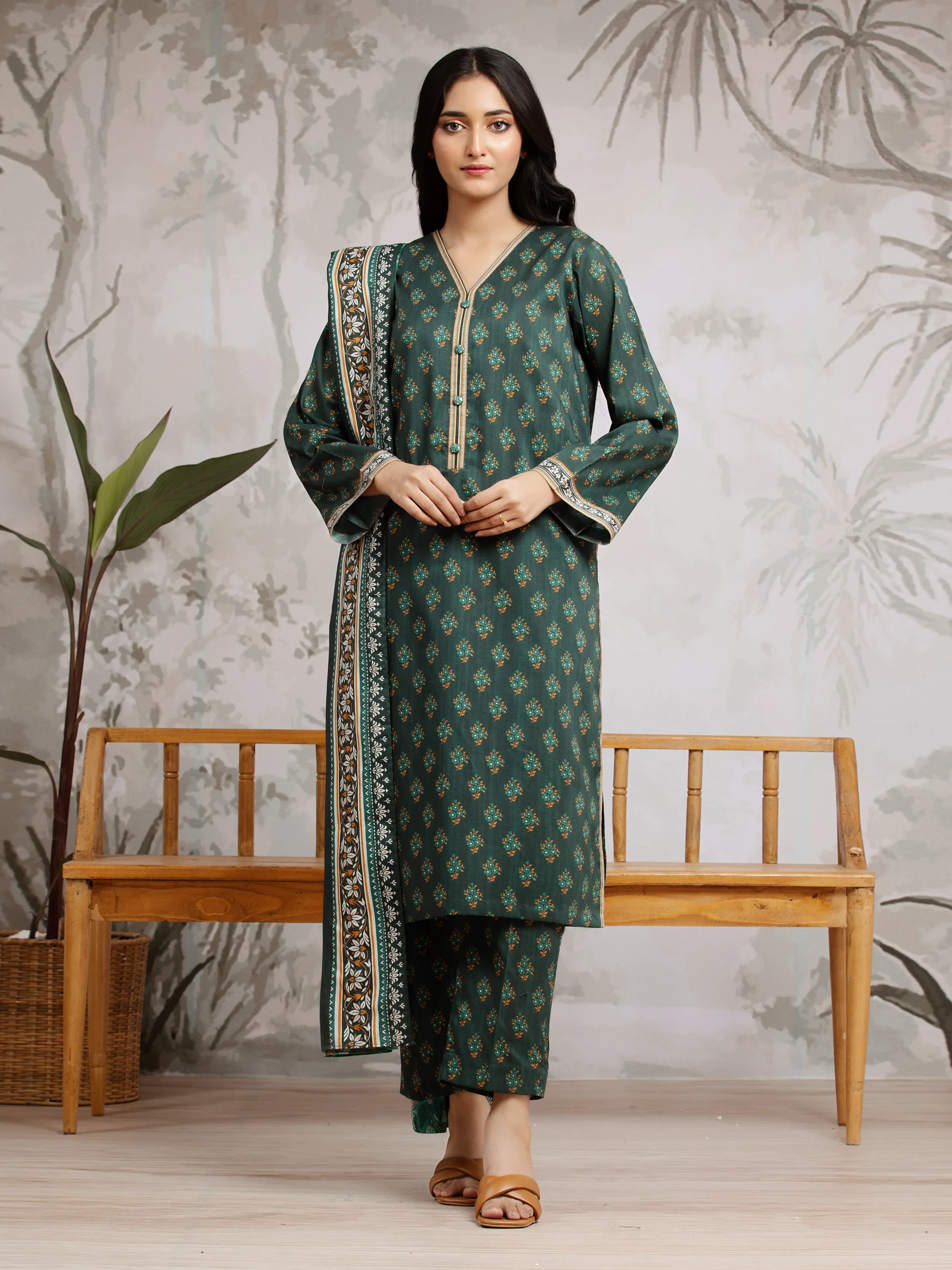 Printed Khaddar Suit - EWU24A3-29606-3P