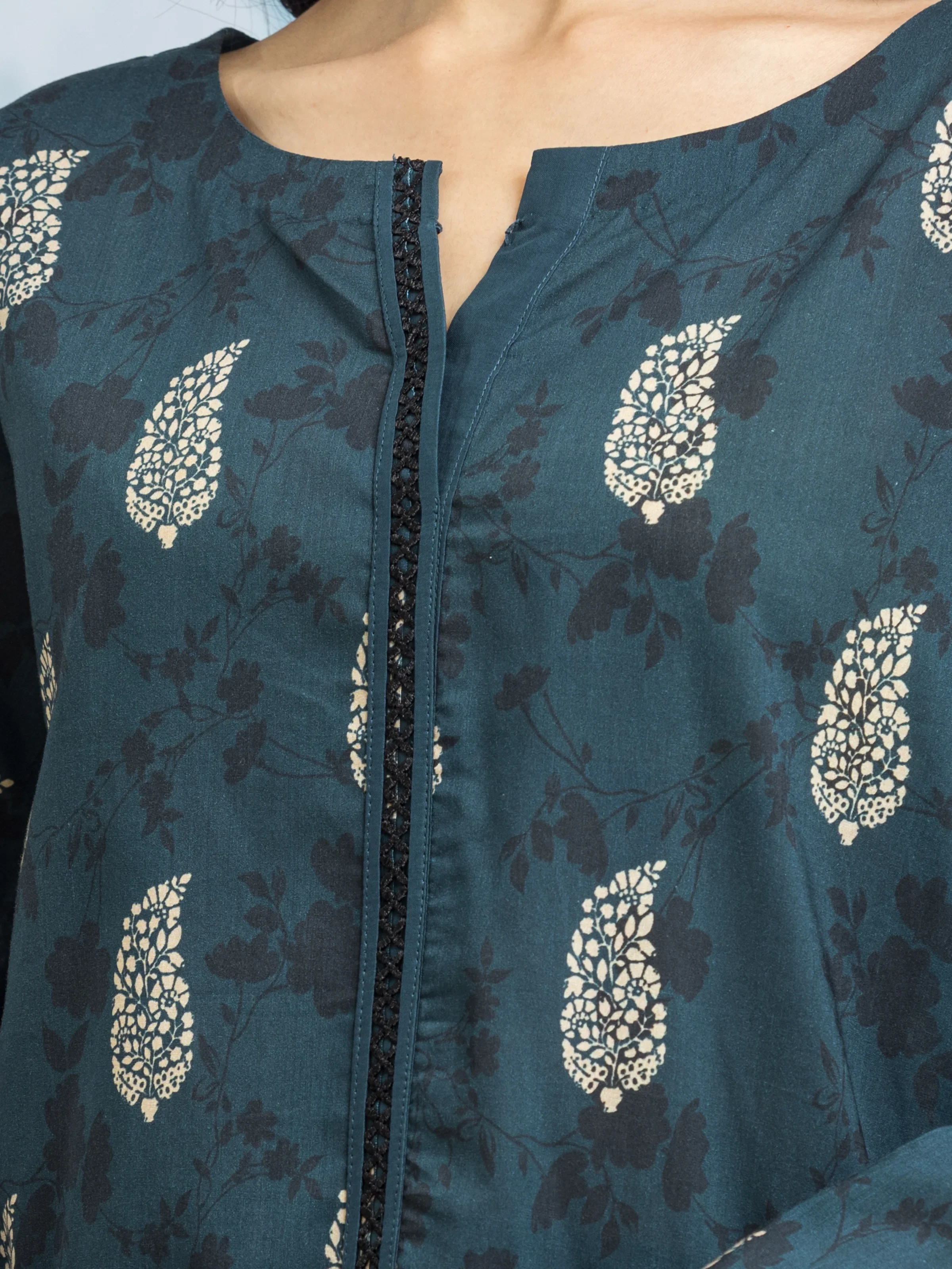Printed Khaddar Suit - EWU24A3-29649-3P - Image 3