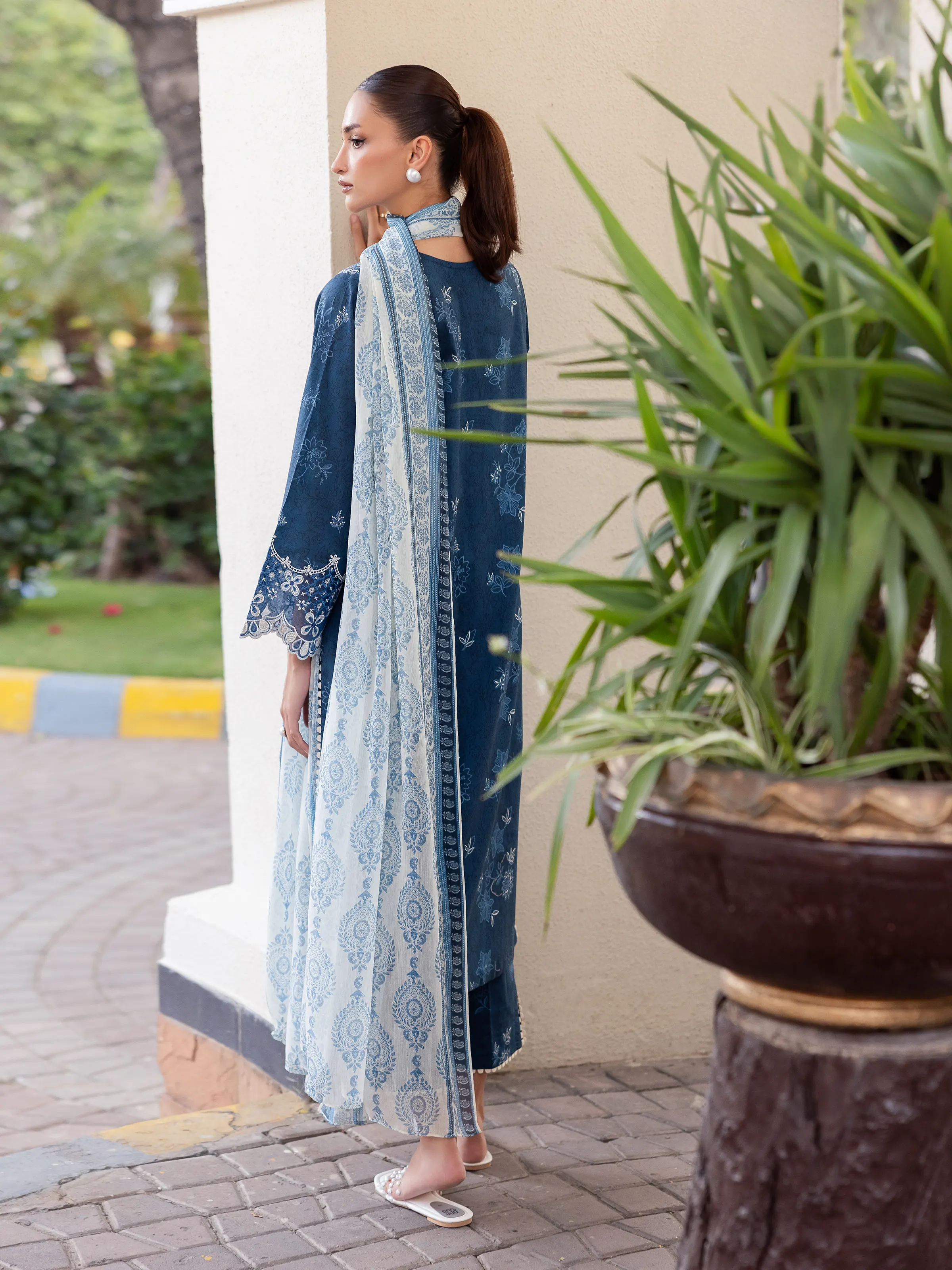 Embroidered Lawn Suit - EWU5V1-31401-3P - Image 5