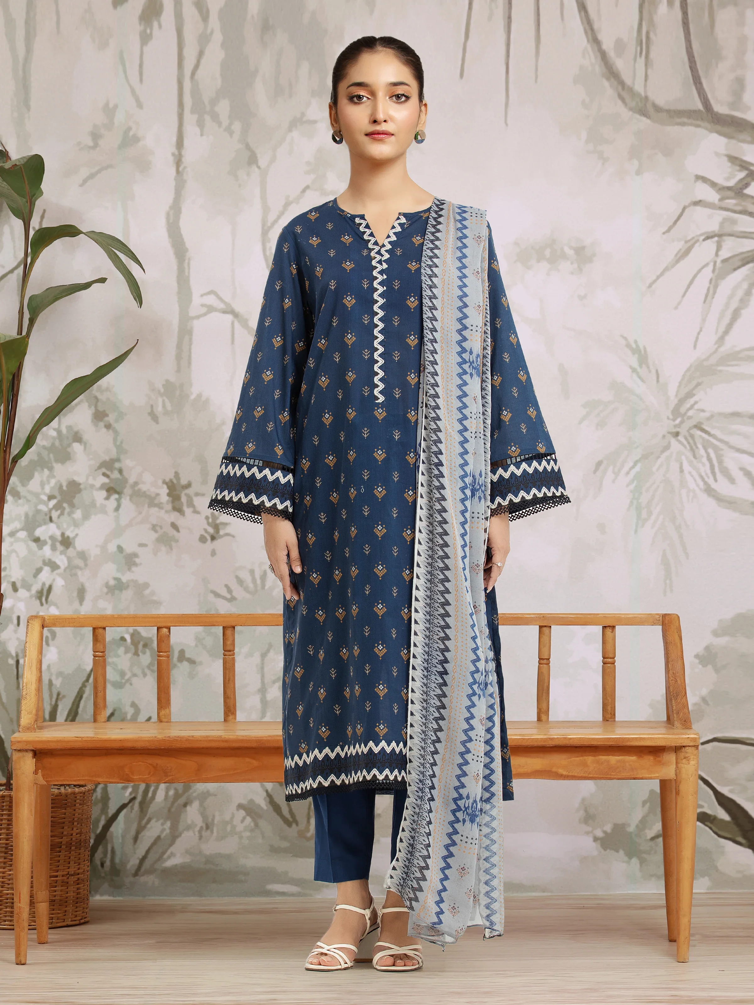 Printed Khaddar Suit - EWU24M2-196-3P