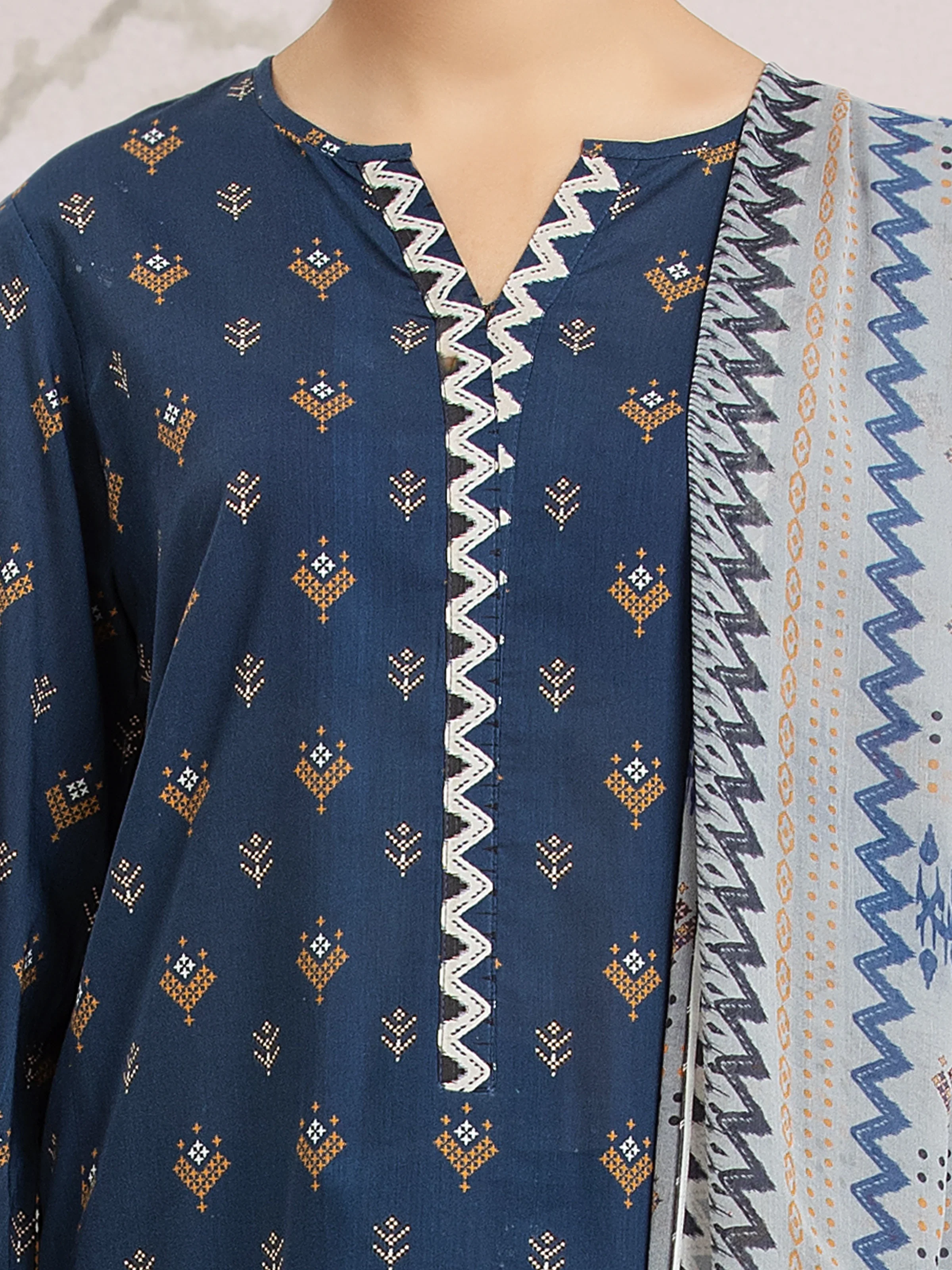 Printed Khaddar Suit - EWU24M2-196-3P - Image 3